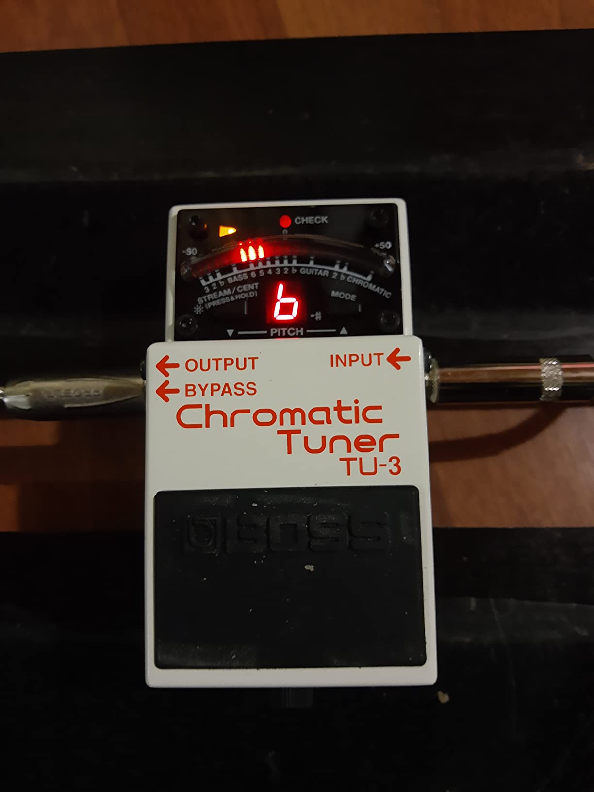 BOSS TU-3 Compact Chromatic Tuner | Industry-Standard Performance, Tank-Tough BOSS Stompbox Body, 21-Segment LED Meter, Accu-Pitch Sign Function customer photo 2