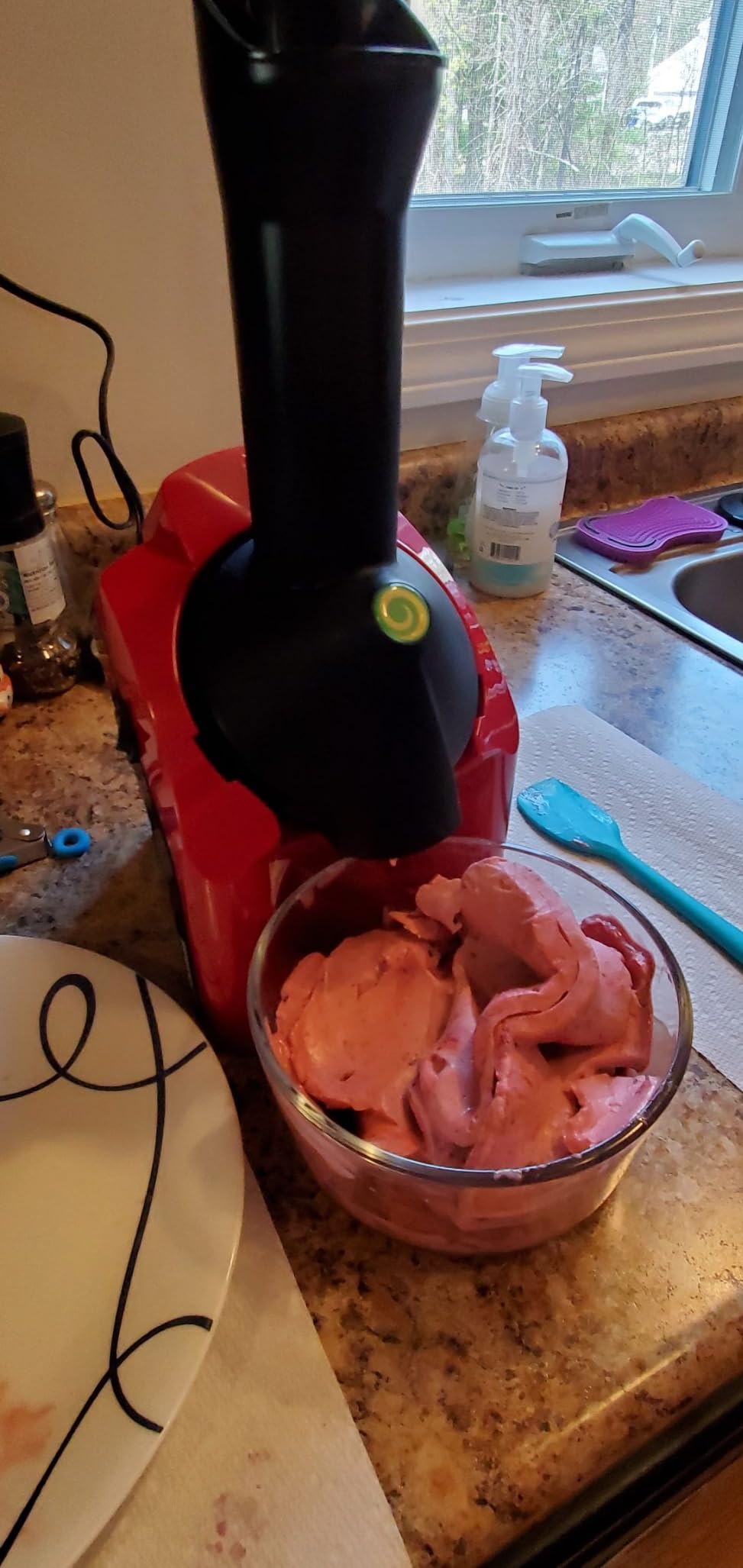 Yonanas Classic Frozen Fruit Soft Serve Maker for Healthy Vegan and Dairy-Free Treats, 200W Silver Machine with 36 Recipes, BPA Free, Easy to Clean, Quick and Simple to Use customer photo 1