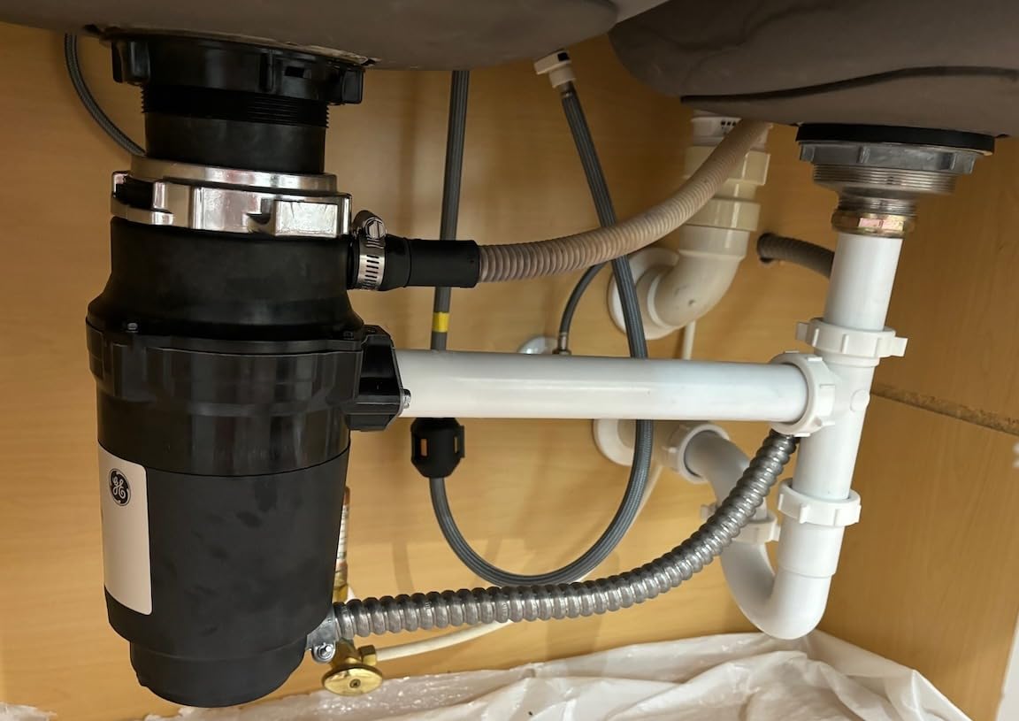 GE Disposall Continuous Feed 1/2 Horsepower Motor Garbage Disposer, Good for Grinding: Cooked Meat, Beans, & Seeds, Easy Install Kit, Non-Corded, Recommended for 2-4 Person Homes, GFC520N customer photo 2