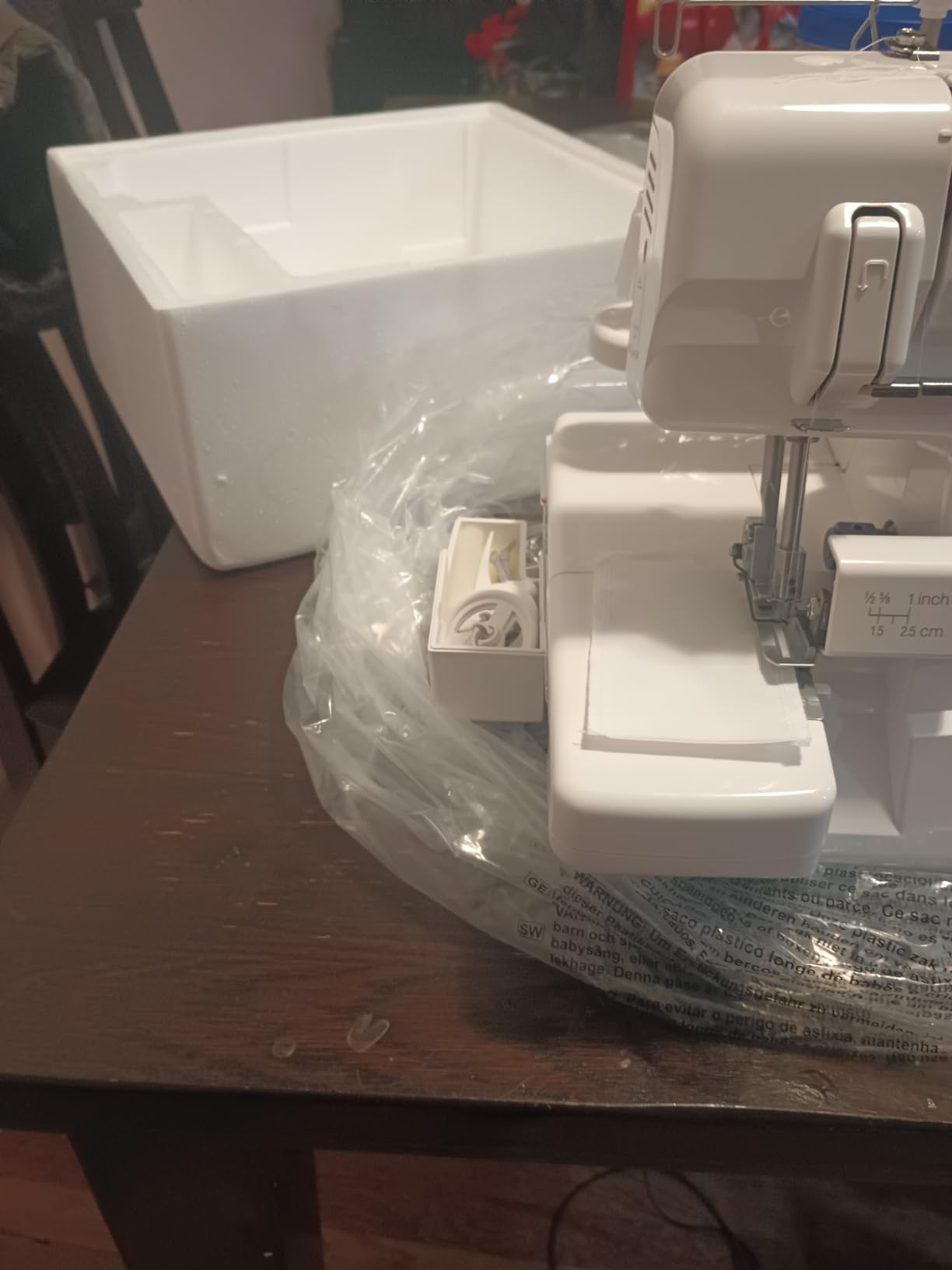 Juki MO-50E 3 or 4 Thread Serger, Lay In Tensions, Adjustable Differential Feed, Built In Rolled Hem, Automatic Lower Looper Threader, Retractable Upper Knife customer photo 2