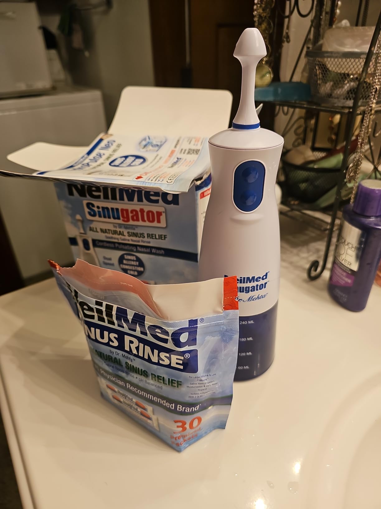 NeilMed Sinugator Cordless Pulsating Nasal Wash Kit with One Irrigator, 30 Premixed Packets and 3 AA Batteries(Pack of 1) customer photo 2