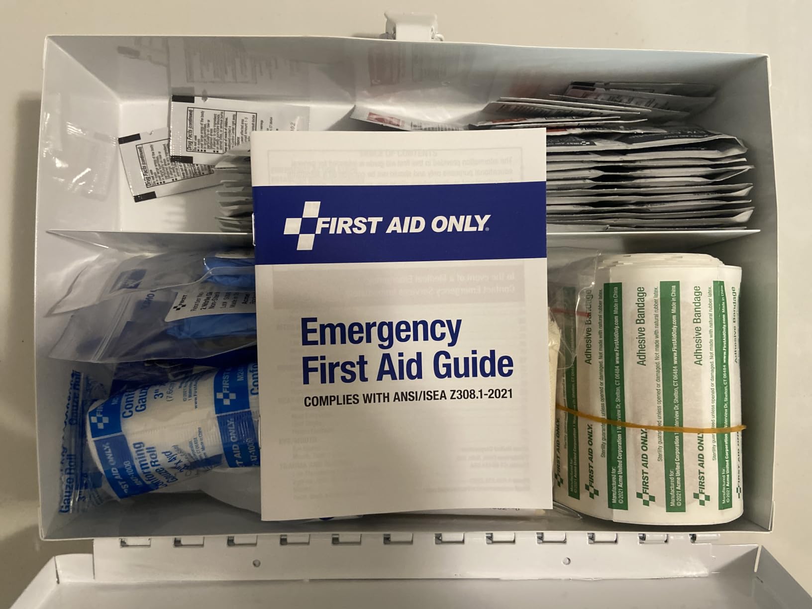 First Aid Only 9302-25M 25-Person Contractor's First Aid Kit for Home Renovation, Job Sites, and Construction Vehicles, 178 Pieces, White customer photo 1