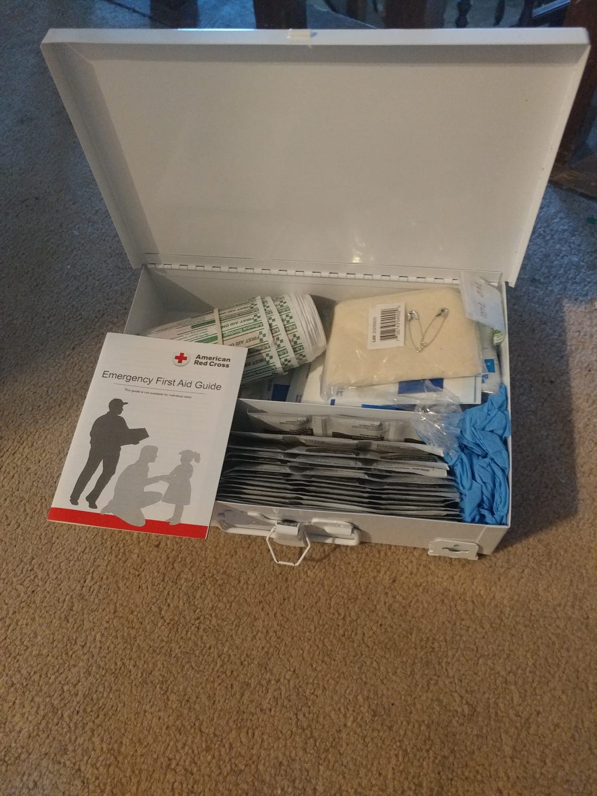 First Aid Only 9302-25M 25-Person Contractor's First Aid Kit for Home Renovation, Job Sites, and Construction Vehicles, 178 Pieces, White customer photo 2