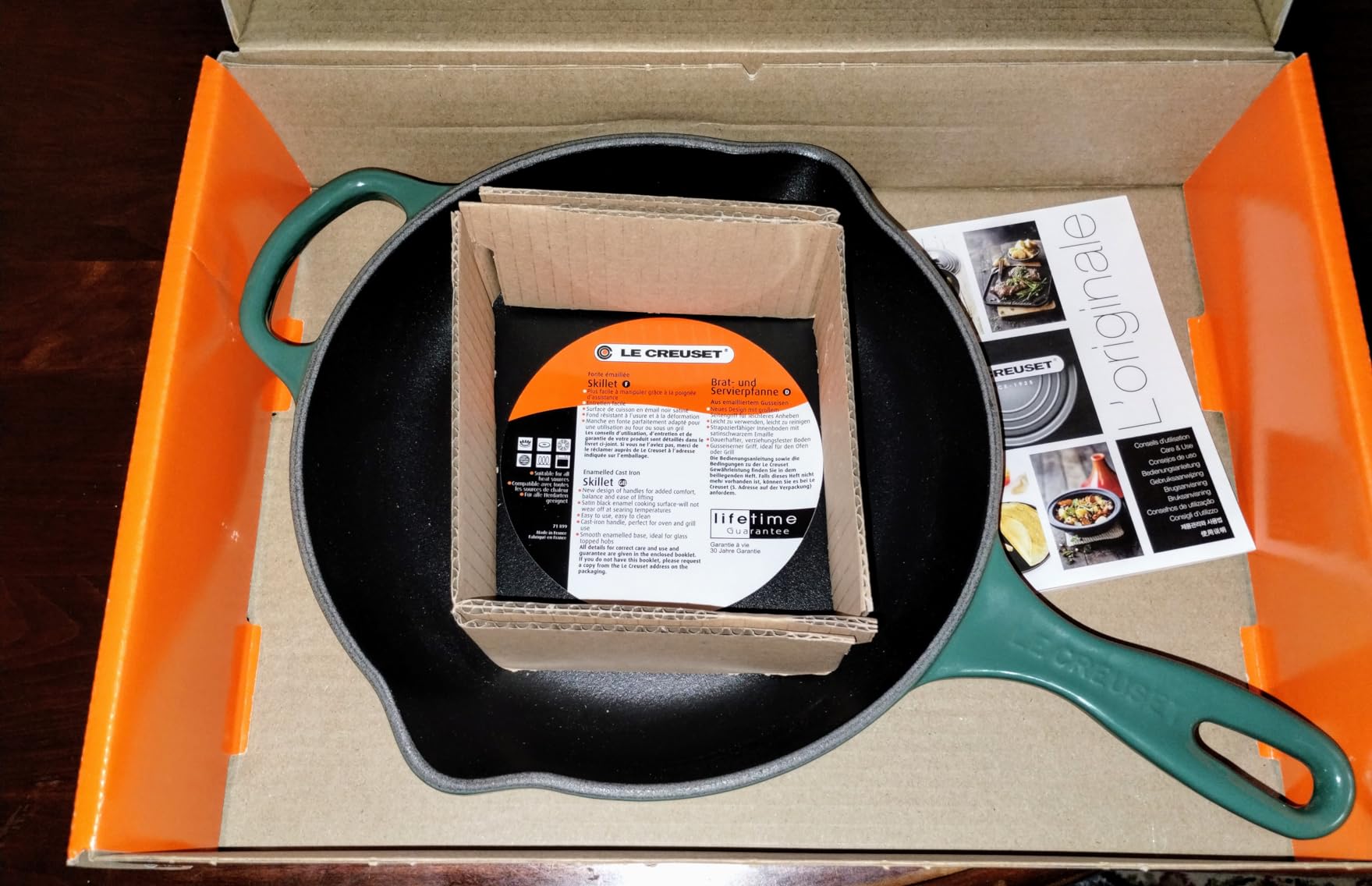 Le Creuset Enameled Cast Iron Signature Round Skillet, 11.75