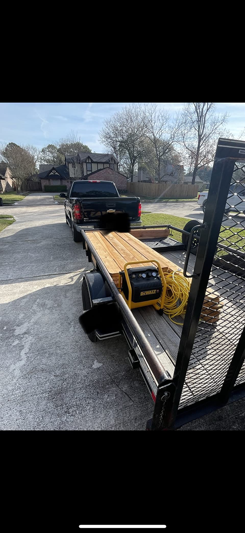DEWALT Air Compressor for Trim, 200-PSI Max, Quiet Operation (DWFP55130) customer photo 2