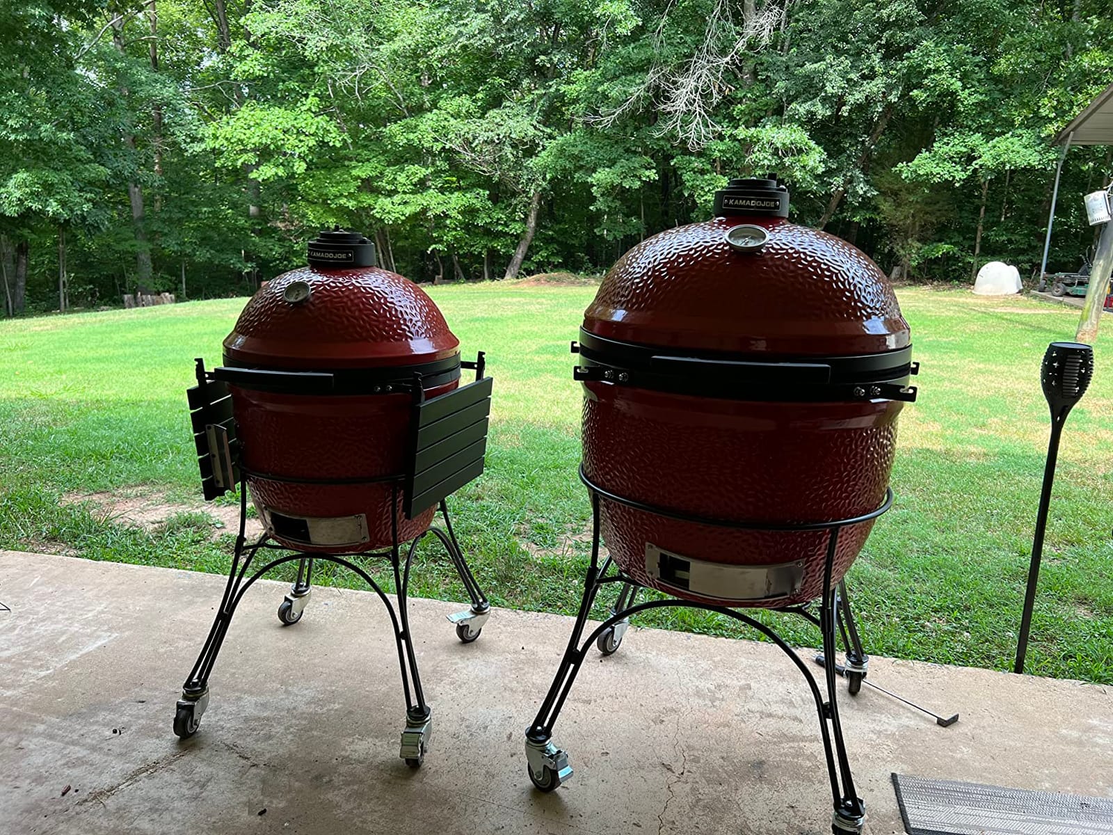 Kamado Joe Big Joe Series I 24-inch Ceramic Charcoal Grill and Smoker with Cart, Side Shelves, Stainless Steel Grates and 450 Cooking Square Inches in Red, Model BJ24Rh customer photo 2