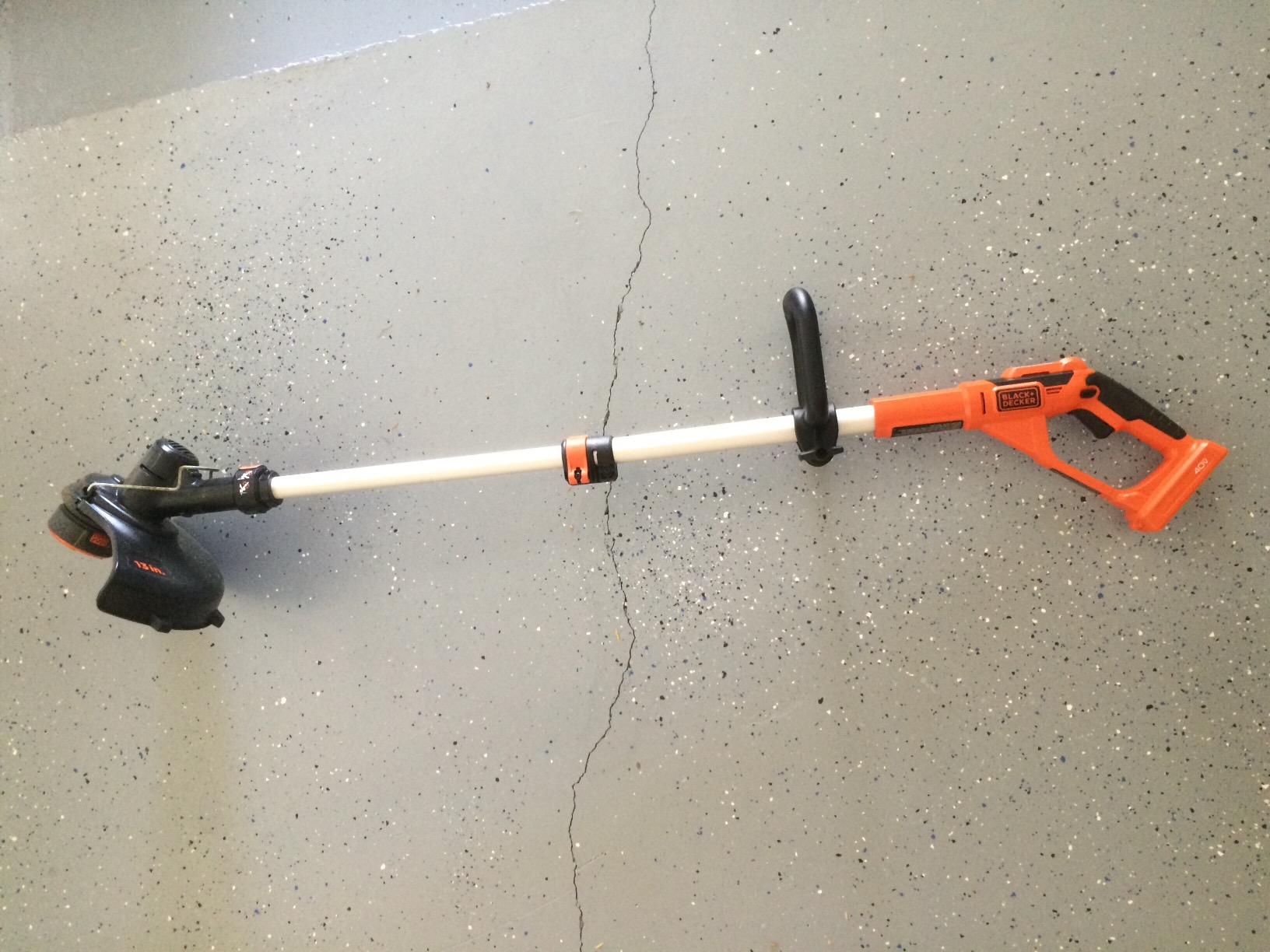 BLACK+DECKER 40V MAX Cordless Weed Eater Lawn Edger and Leaf Blower Cordless Sweeper Combo, Battery and Charger Included, Long Runtime (LCC140) customer photo 1