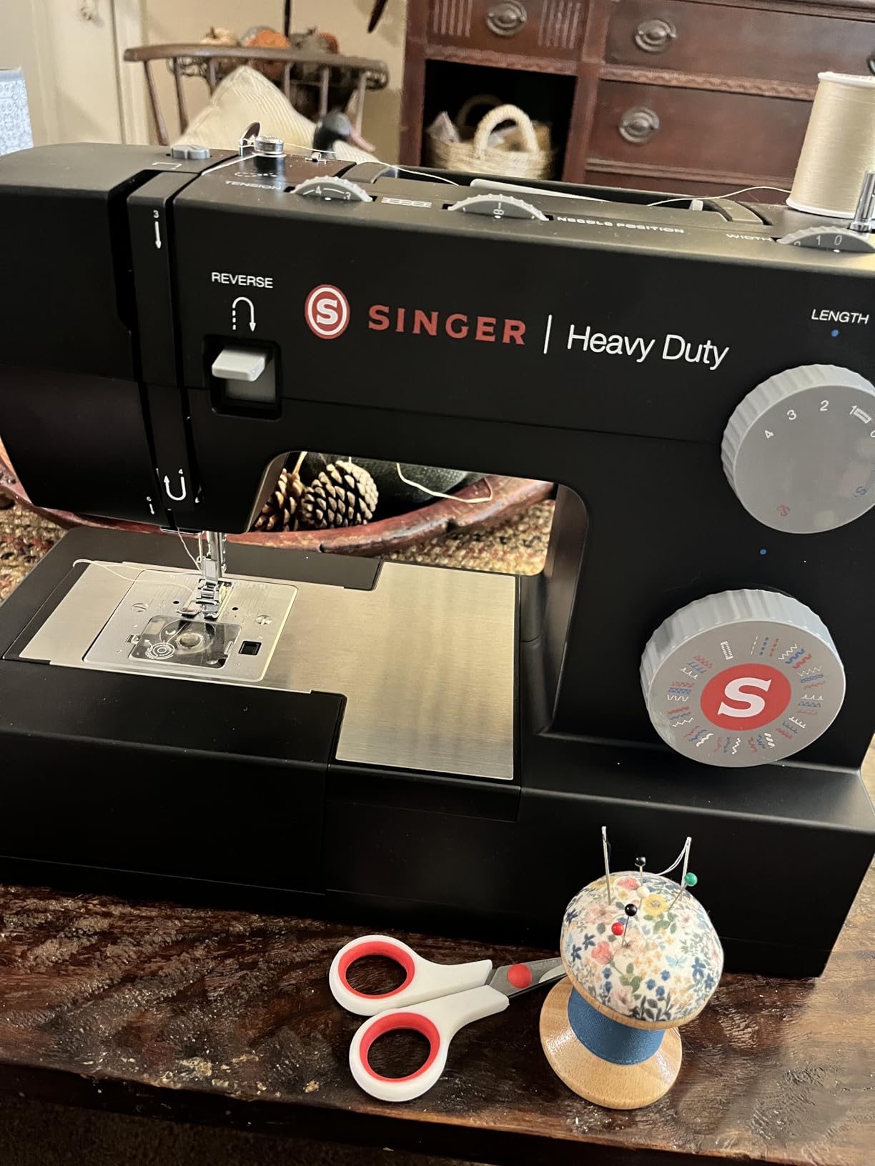 SINGER 4432 Heavy Duty Sewing Machine + Accessory Kit | 32 stitches deliver 110 applications, 50% more power for thick fabrics, 1100 per minute capacity, 1-step buttonhole design customer photo 1
