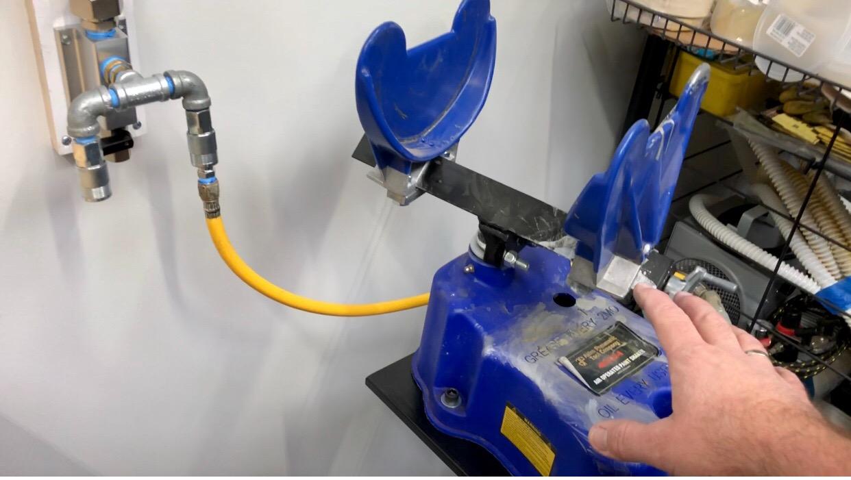 Astro Pneumatic - Air Operated Paint Shaker (4550A), Blue customer photo 1