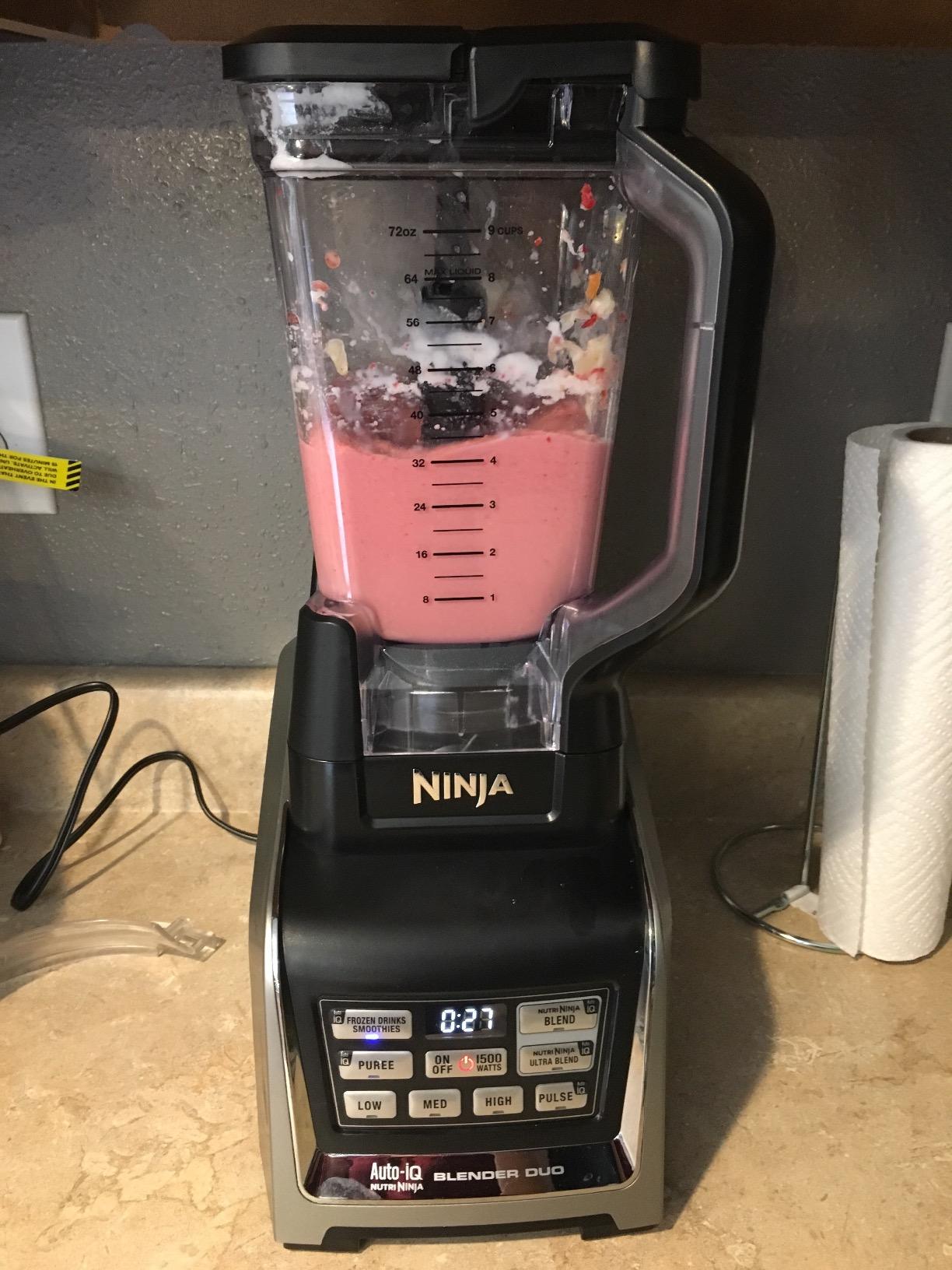Ninja Nutri Personal & Countertop Blender, 1200W Auto-iQ, Black, BL642 customer photo 2