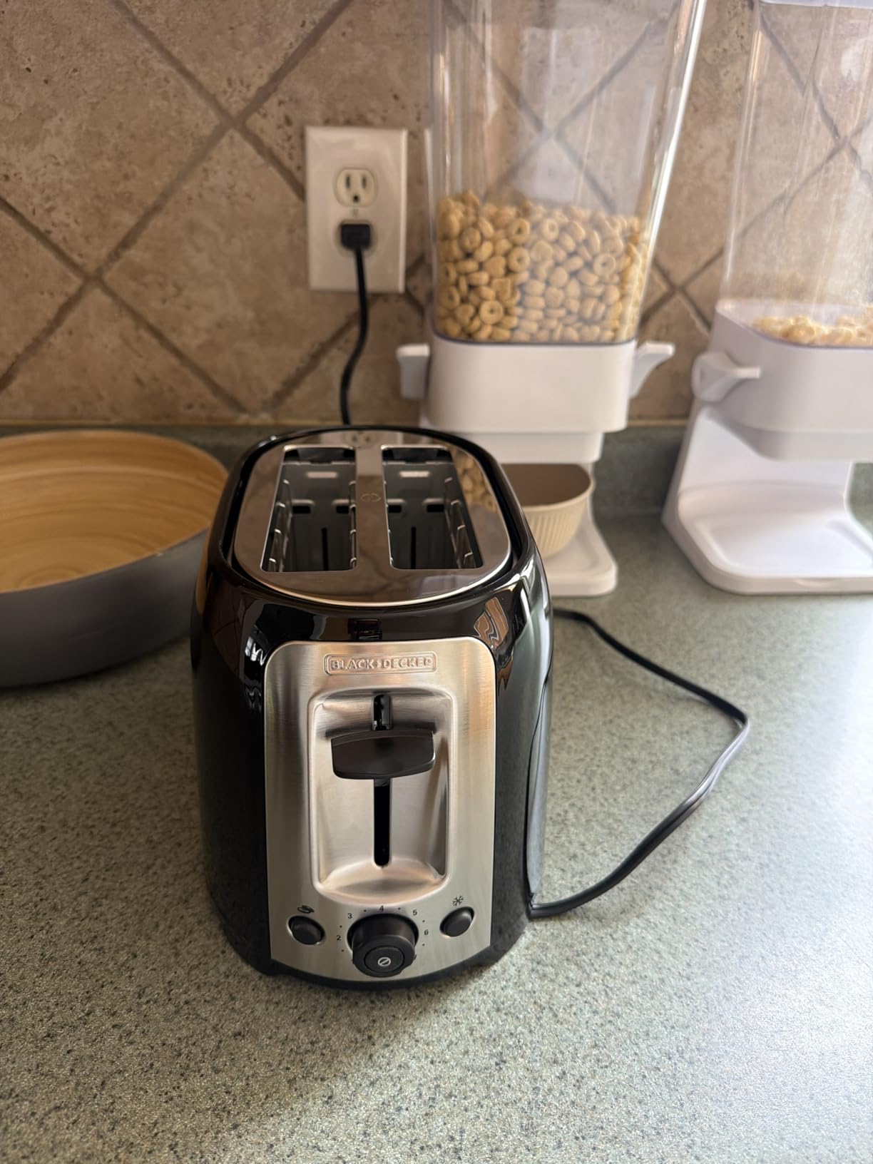 BLACK+DECKER 4-Slice Toaster with Extra-Wide Slots customer photo 1