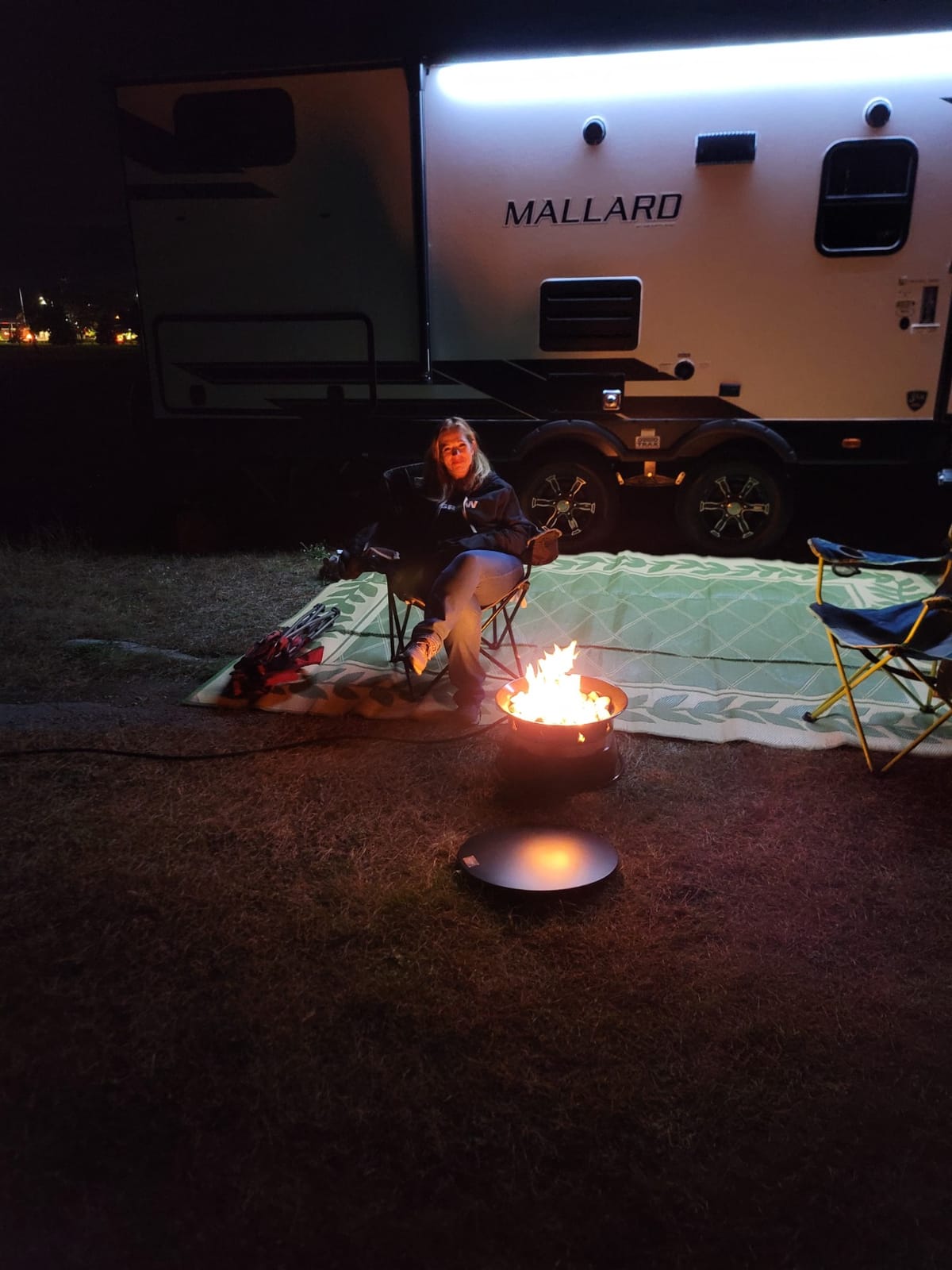 Outland Living Firebowl 870 Premium 19” Auto-Ignition Smokeless Propane Fire Pit – Outdoor Gas Fire Pit with Cover & Carry Kit, 58,000 BTU, Black customer photo 2