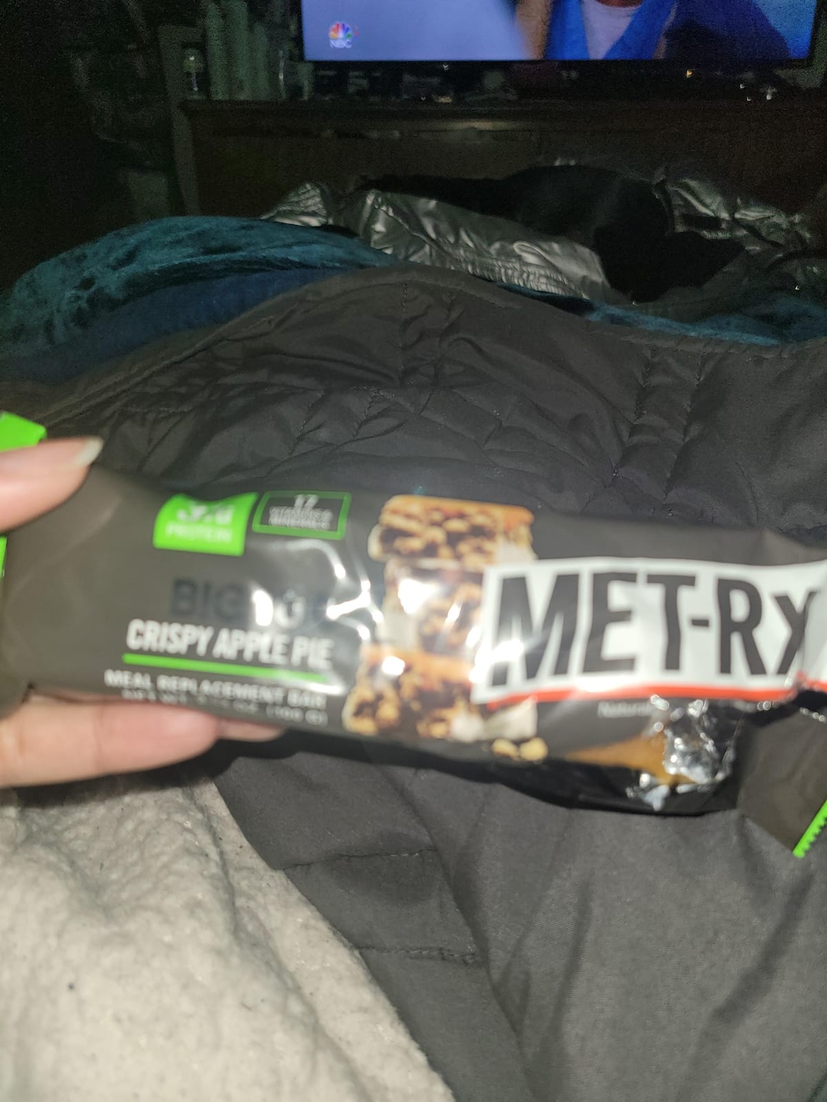 MET-Rx Big 100 Colossal Protein Bars, Crispy Apple Pie, 9 Ct customer photo 1