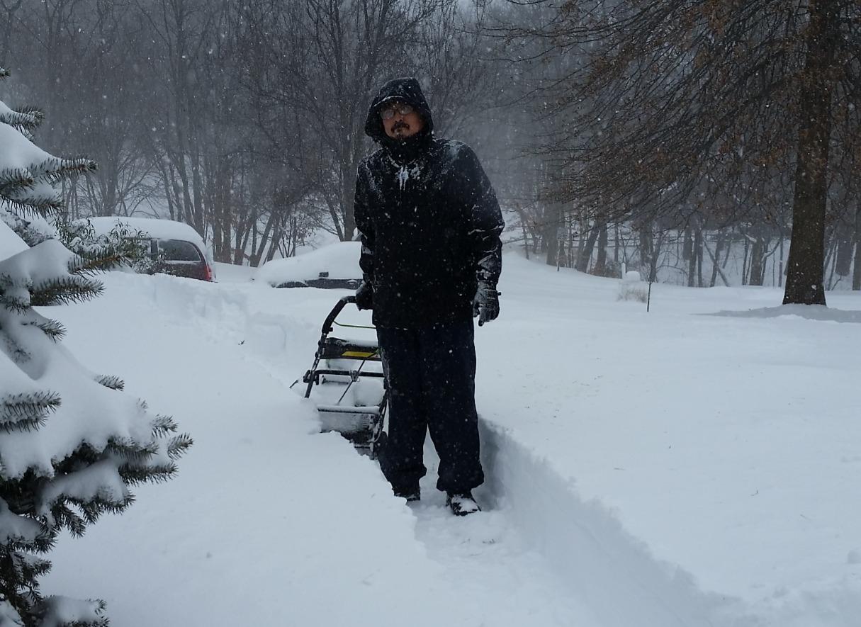 Greenworks 80V (75+ Compatible Tools) 20” Brushless Cordless Snow Blower, 2.0Ah Battery and Charger Included customer photo 1