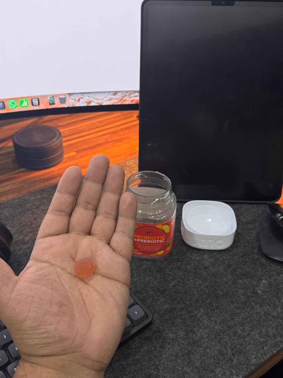 OLLY Probiotic + Prebiotic Gummy, 500 million CFUs, Peachy Peach - 30 Count customer photo 1