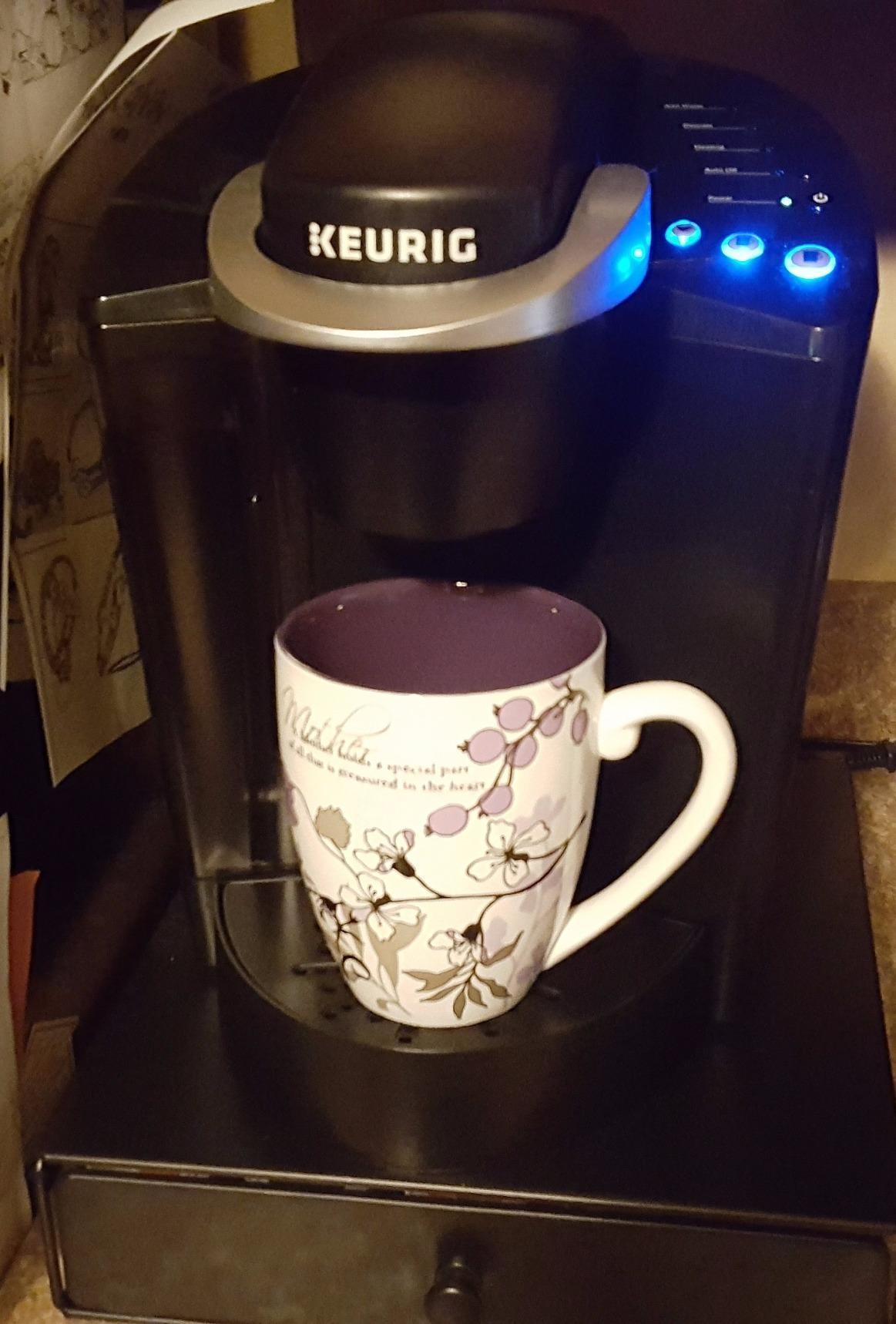 Keurig K-Classic Single Serve K-Cup Pod Coffee Maker, with 3 Brew Sizes, 48oz Removable Reservoir, Black customer photo 2
