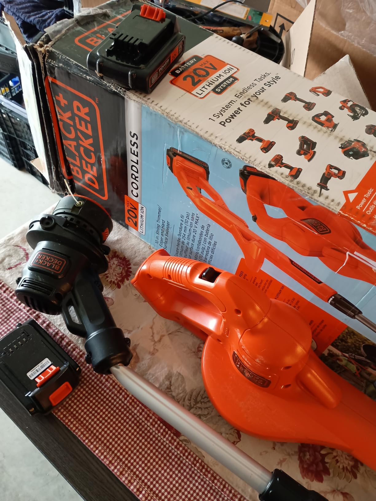 BLACK+DECKER 20V MAX Weed Eater, Edger and Sweeper Combo, Includes 2 Batteries and Charger, Cordless Electric Weed Wacker and 130 Mph Hard Surface Leaf Blower, 10 in. (LCC222) customer photo 2