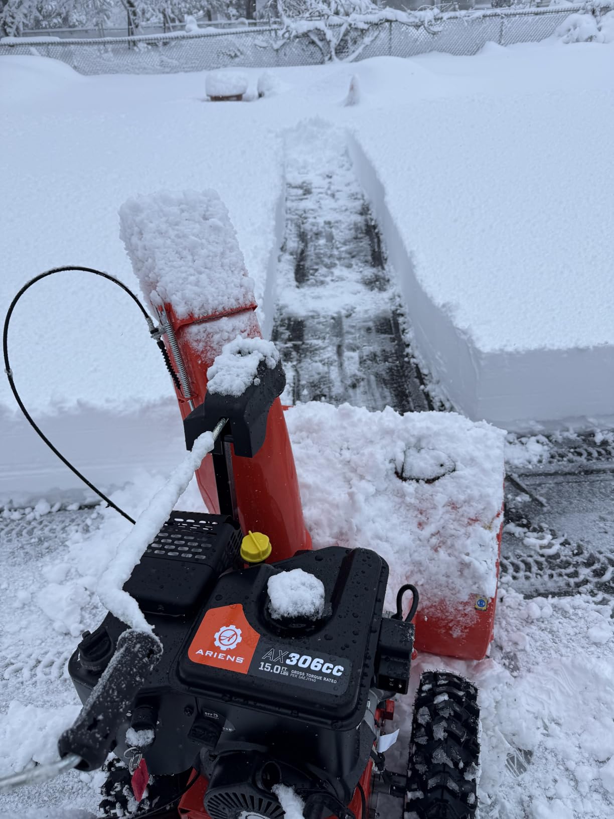 Ariens ST28DLE Deluxe SHO 28 in. Two-Stage Electric Start Gas Snow Blower customer photo 1
