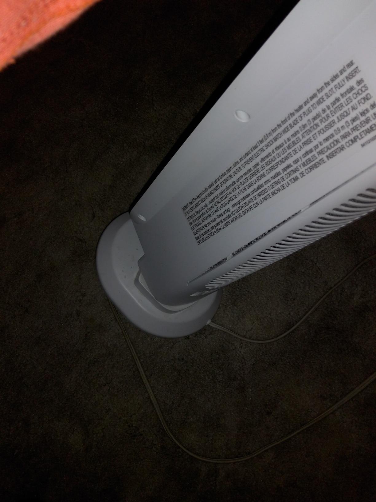 DeLonghi Ceramic Tower Space Heater, portable quiet 1500 Electric Space Heater for indoor use, timer, remote, ECO energy efficient, safety features, 24 inches tall, TCH7915ER customer photo 1