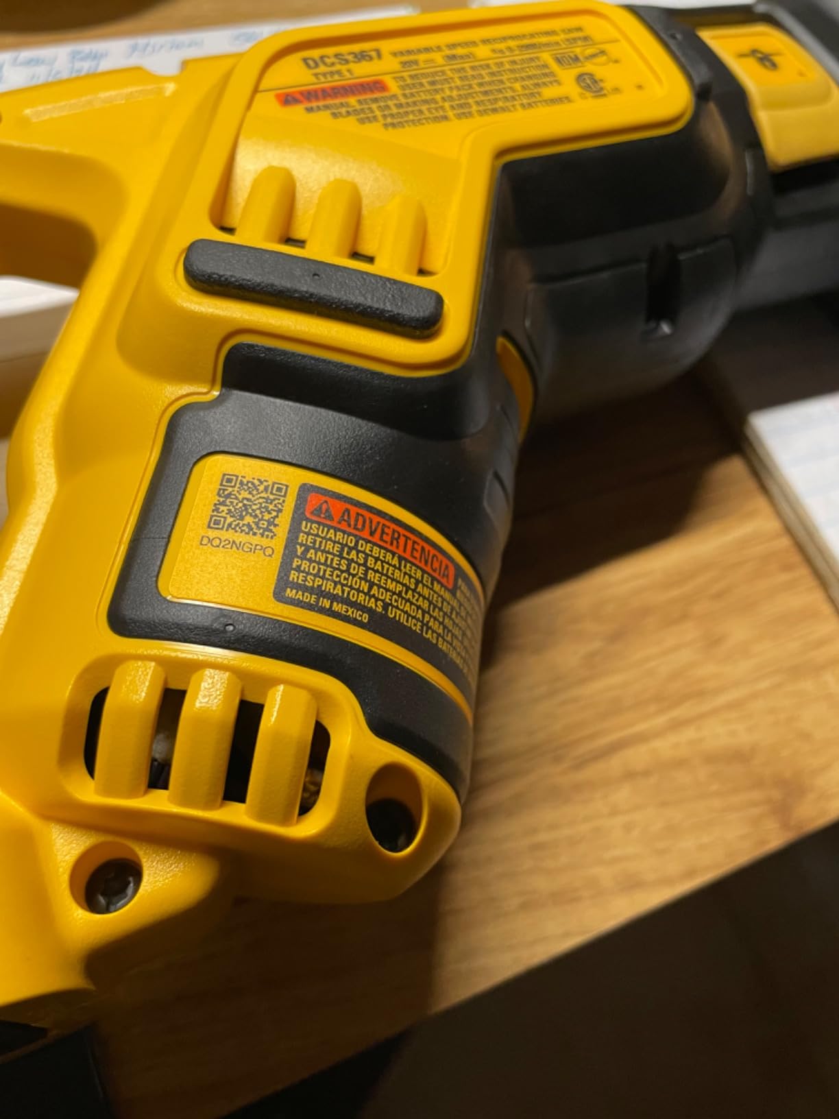 DEWALT 20V MAX XR Reciprocating Saw Cordless, Brushless, Compact, Variable Speed, Pivoting Head, LED Light, Tool Only (DCS367B) customer photo 2