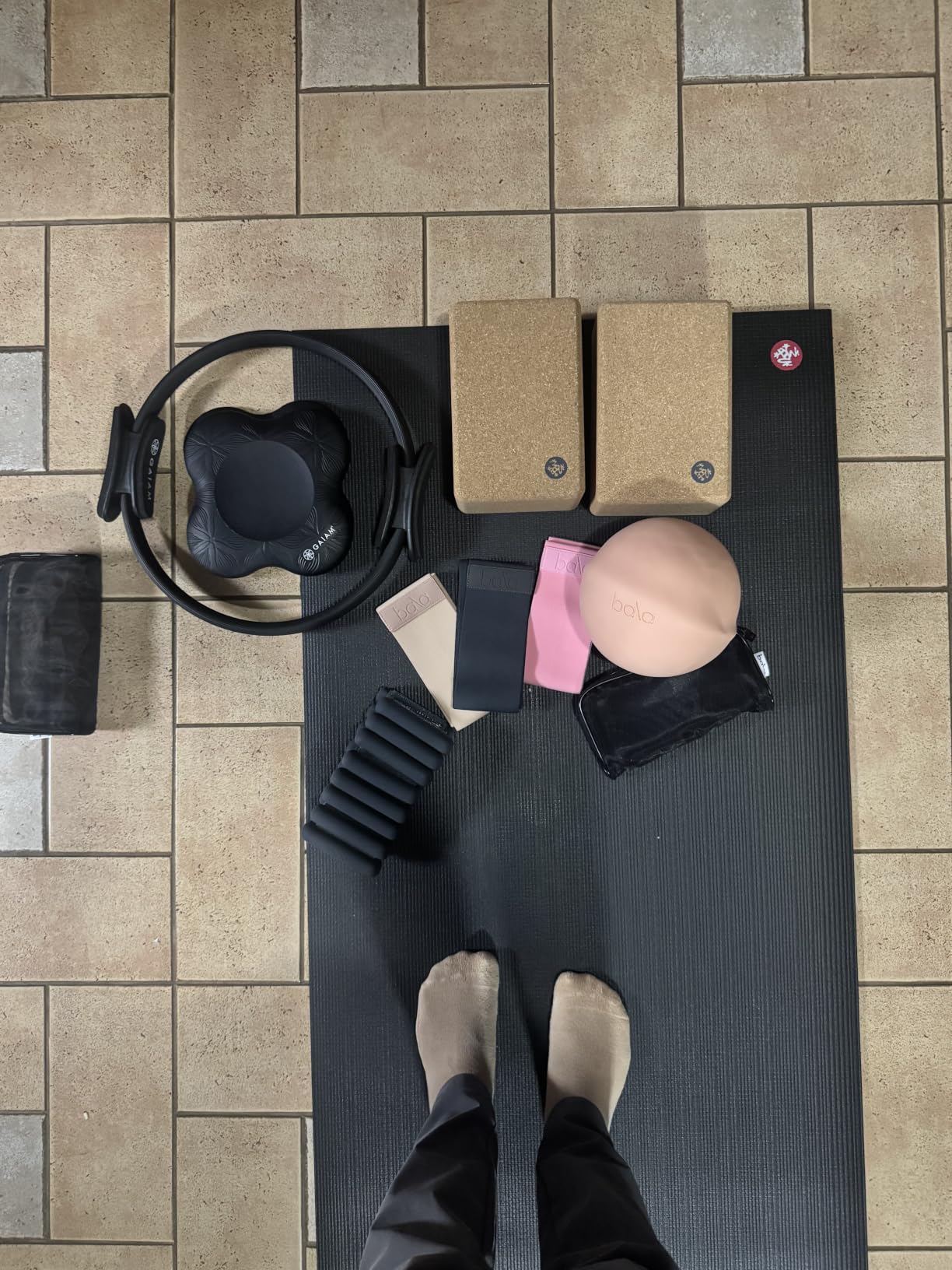 Manduka PRO Yoga Mat - 6mm | Lifetime Durability | Hygienic Construction | Premium Studio Quality | Teacher Approved customer photo 1