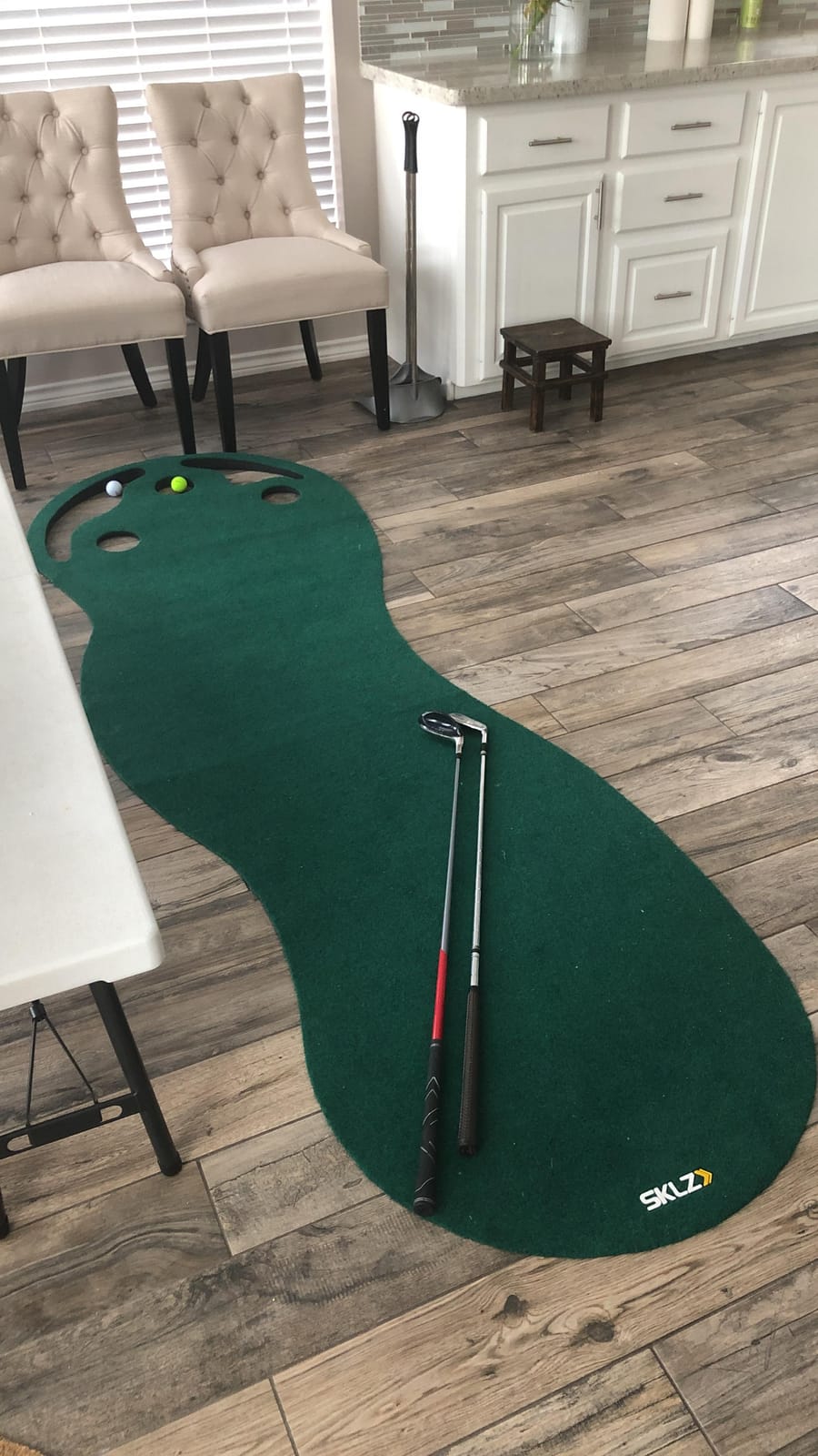 SKLZ Putting Green: Perfect Your Golf Skills with Realistic Home Practice - Improve Your Putting Stroke, Lower Your Scores, and Enjoy Convenient, Training Anytime, Anywhere! customer photo 1