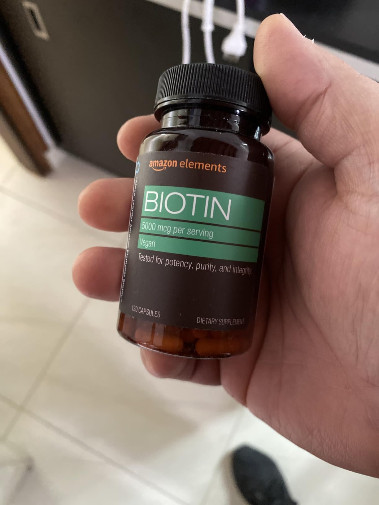 Amazon Elements Vegan Biotin 5000 mcg, Support for Hair, Skin, and Nails, Dietary Supplement, 130 Capsules, 4 Month Supply customer photo 2