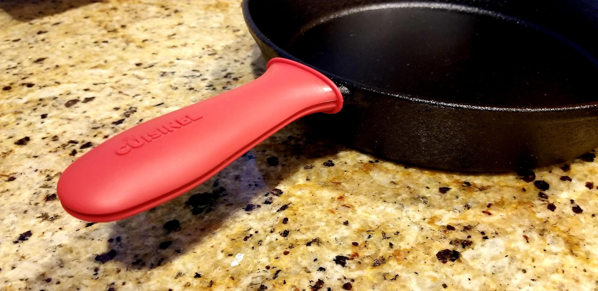 Cuisinel 12‑Inch Cast Iron Skillet – Pre‑Seasoned Frying Pan with Assist Handle & Silicone Handle Holder – Oven, Stovetop, Grill & Campfire Safe Cookware – PFAS & PFOA‑Free customer photo 2