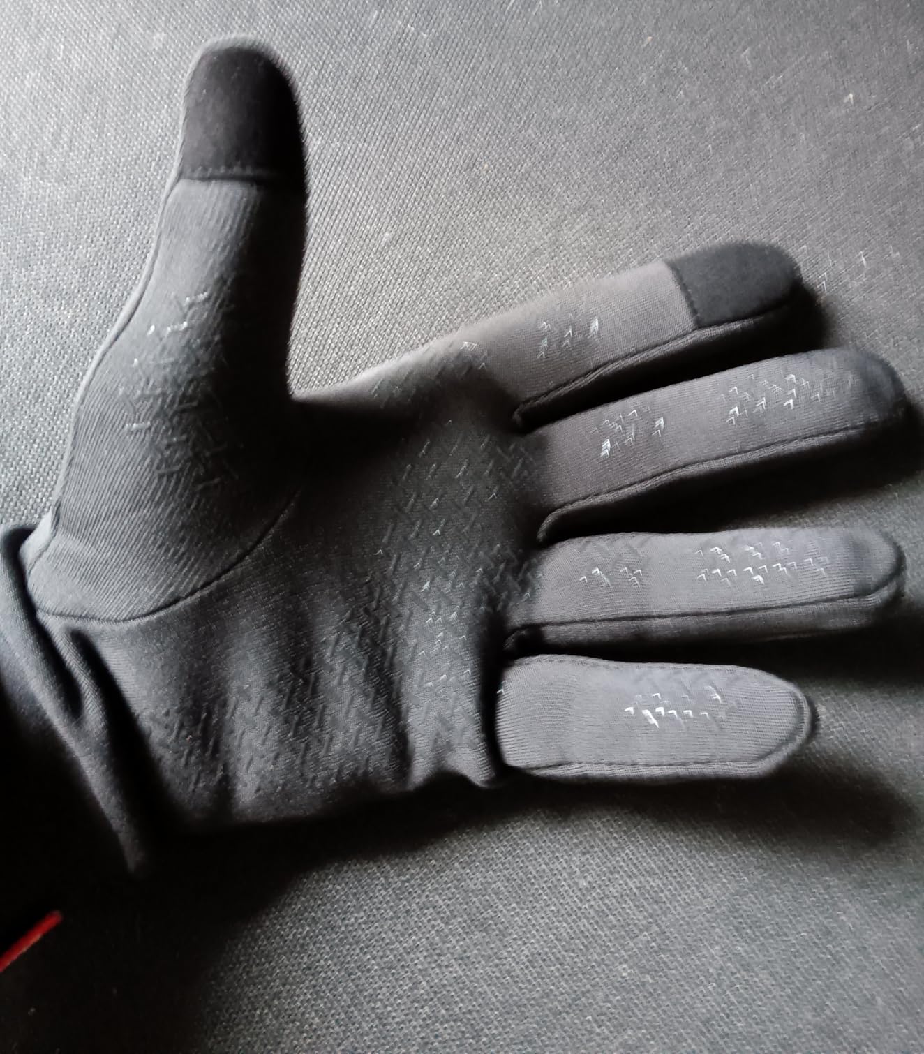 Aegend Lightweight Winter Gloves for Men Women, Warm Running Gloves Touchscreen Thermal Glove Liners for Cold Weather Driving, Cycling & Hiking, Non-Slip, Elastic Cuff, Stretchy, Durable customer photo 1