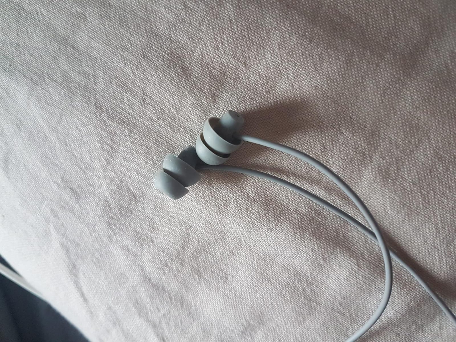 MAXROCK Sleeping Headphones, in-Ear Soundproof Earplug Soft Earbuds with Mic Noise Cancelling Sleep Earphones Earpods for Side Sleeper, Insomnia, Snoring, Air Travel, Bedtime Listening… (Gray) customer photo 2