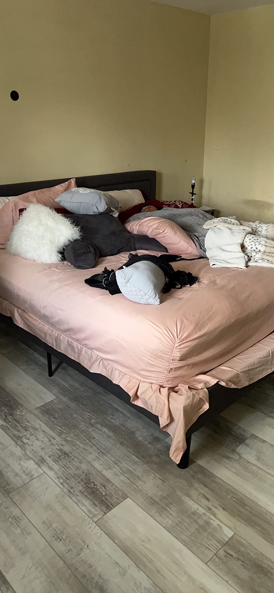 Decoro Mornington Upholstered Platform Bed Frame, Dark Gray, Full Size customer photo 1