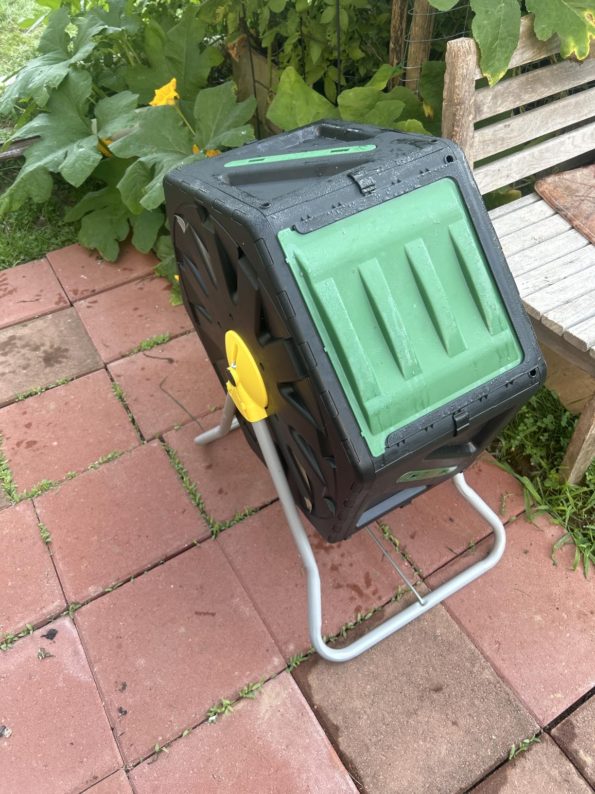 Miracle-Gro Large Dual Chamber Compost Tumbler, 55.4 Gallons – Easy-Turn, Fast-Working System – All-Season, Heavy-Duty, High Volume Composter with 2 Sliding Doors (2 x 27.7 gallons) customer photo 2