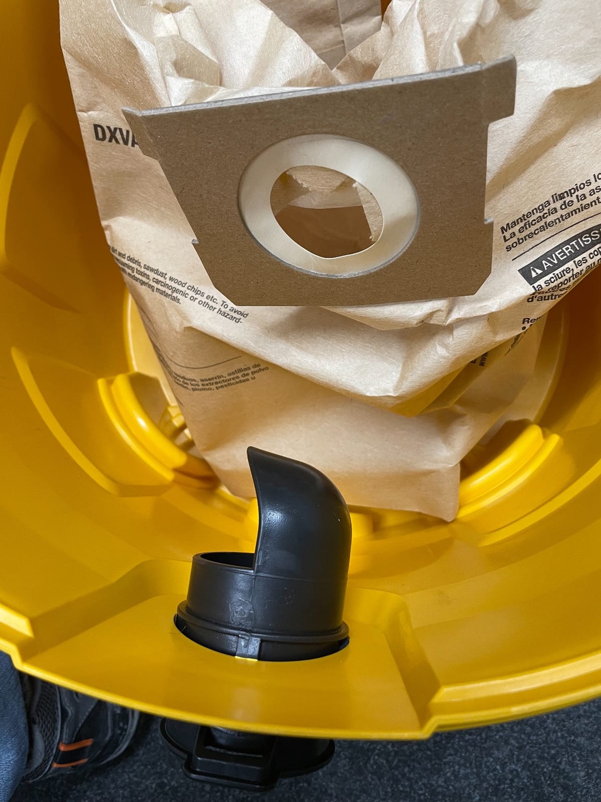 DEWALT 10 Gallon Poly Wet Dry Vacuum, 5.5 HP Shop Vacuum 120V 90 CFM for Jobsite, Work Shop, Commercial Area, Garage/Warehouse customer photo 1