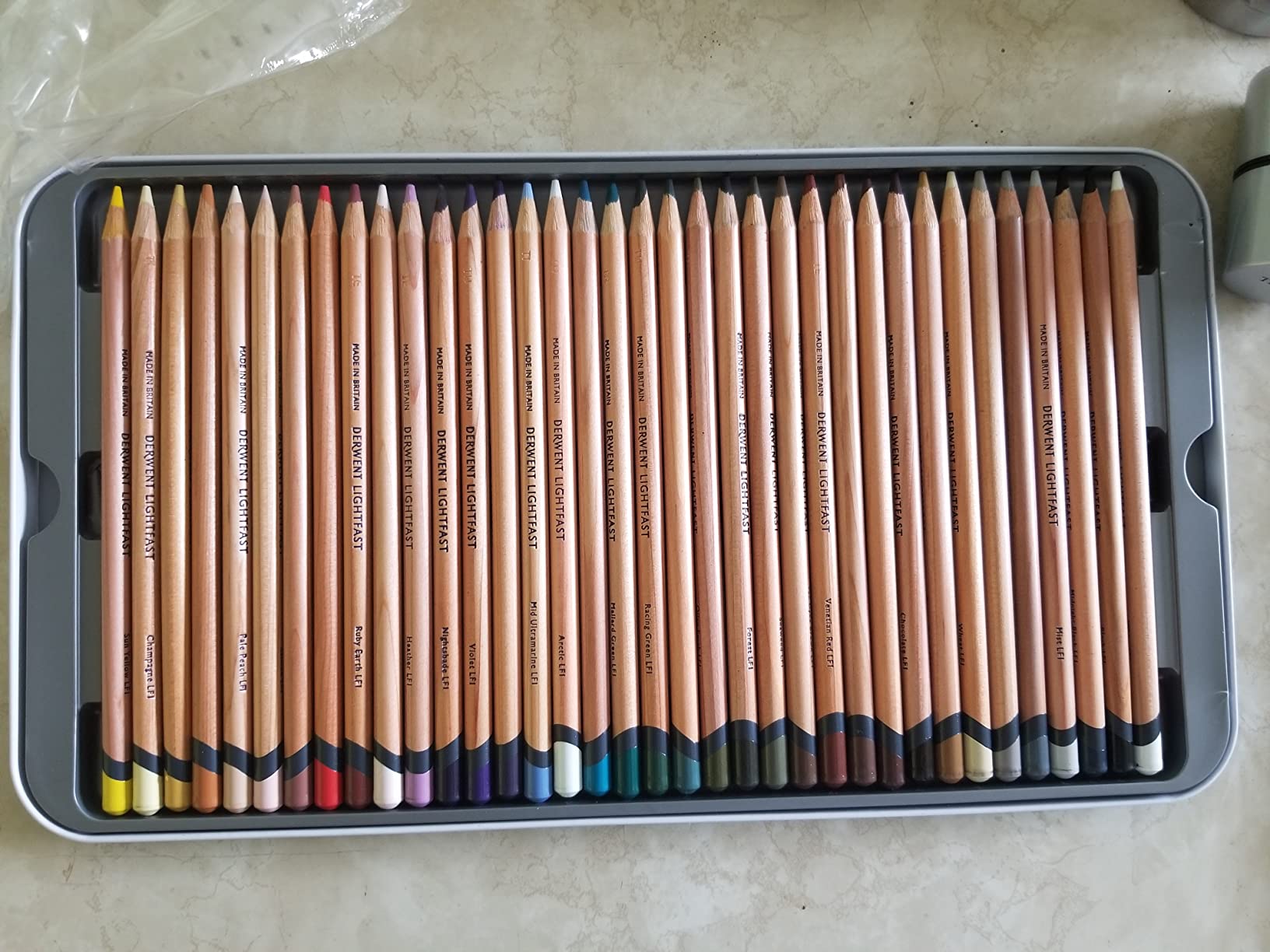 Derwent Lightfast Colored Pencils 24 Tin, Set of 24, 4mm Wide Core, 100% Lightfast, Oil-based, Premium Core, Creamy, Ideal for Drawing, Coloring, Professional Quality (2302720) customer photo 1