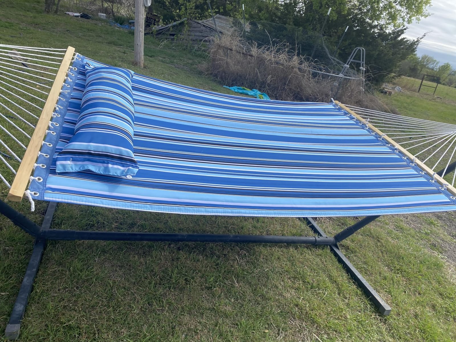 Sunnydaze Quilted Double Hammock for Outside with Pillow, Mountainside customer photo 1