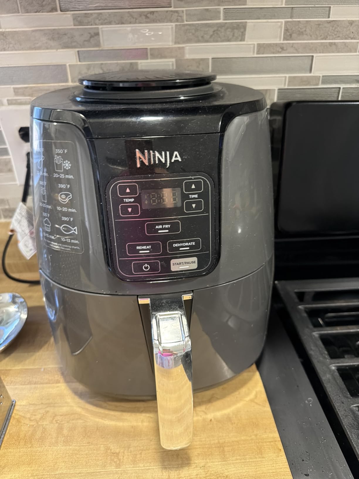 Ninja Air Fryer, 4 Qt, 4-in-1, Black/Grey, AF101 customer photo 2