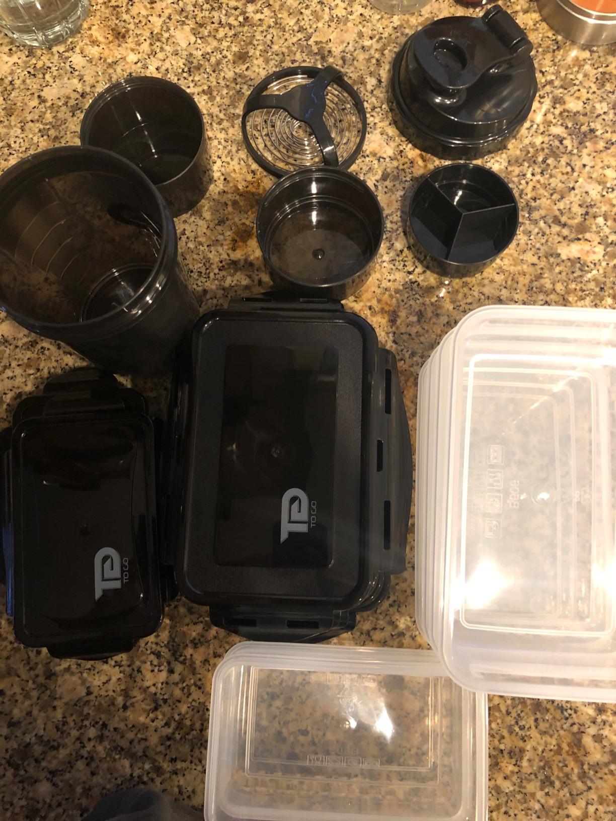 TO GO Meal Prep Bag Insulated Lunch Meals Bag W/6 Portion Control Containers,2 ICE PACKS, Shaker, Pill Box,With an Adjustable shoulder. bag for meals (Black) customer photo 1