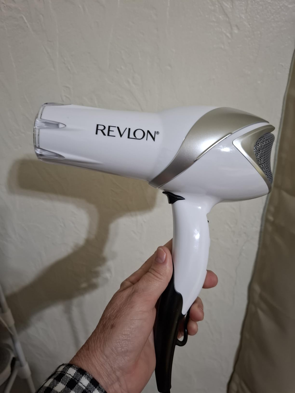 REVLON Infrared Ionic Hair Dryer with Diffuser & Concentrator, White | 2 Speed Settings, Tourmaline Technology for Frizz Control, 1875 Watt Power for Fast Drying, Suitable for All Hair Types customer photo 2