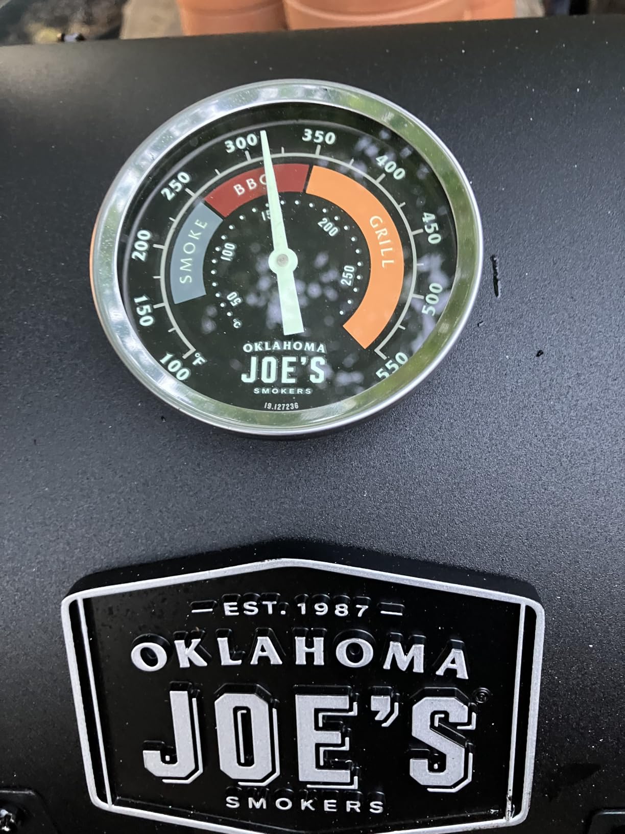 Oklahoma Joe's Rambler Portable Tabletop Charcoal Grill, 218 Sq. In. Cooking Space, Heavy-Duty Steel Construction, Cast Iron Grates, Built-In Temperature Gauge customer photo 2
