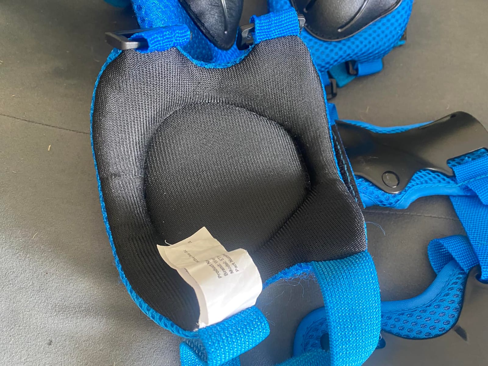 Wemfg Kids Protective Gear Set Knee Pads for Kids 3-14 Years Toddler Knee and Elbow Pads with Wrist Guards 3 in 1 for Skating Cycling Bike Rollerblading Scooter customer photo 1