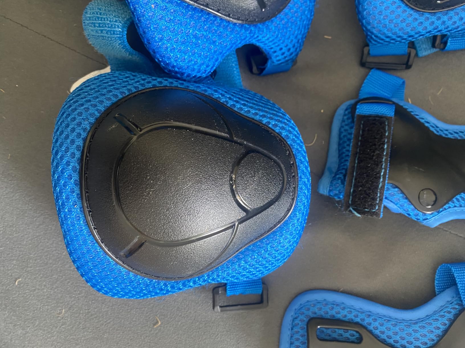 Wemfg Kids Protective Gear Set Knee Pads for Kids 3-14 Years Toddler Knee and Elbow Pads with Wrist Guards 3 in 1 for Skating Cycling Bike Rollerblading Scooter customer photo 2