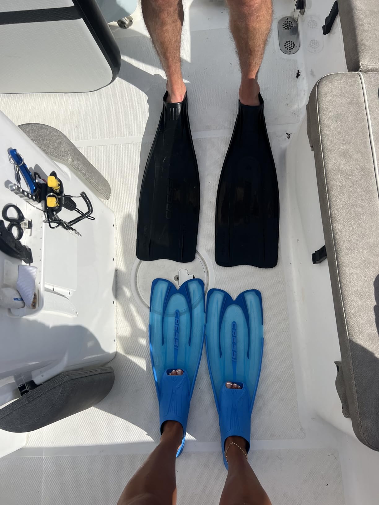 Cressi Adult Snorkeling Fins with Self-Adjustable Comfortable Full Foot Pocket - Perfect for Traveling - Agua: Made in Italy customer photo 2