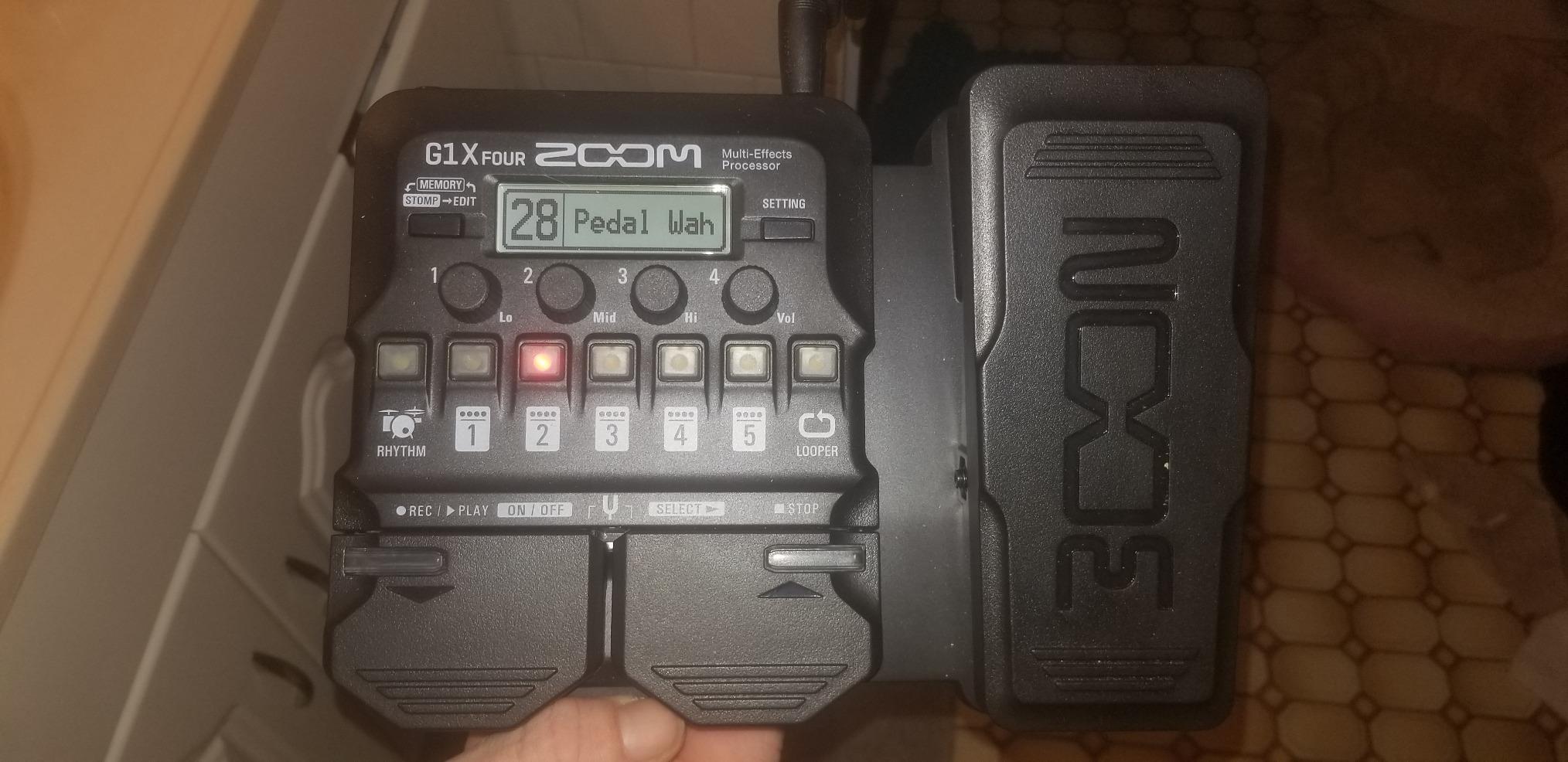 Zoom G1X Four Guitar Multi-Effects Processor with Expression Pedal | 70+ Effects, Amp Modeling, Looper, 68 Rhythm Patterns, Tuner, Battery Powered customer photo 2