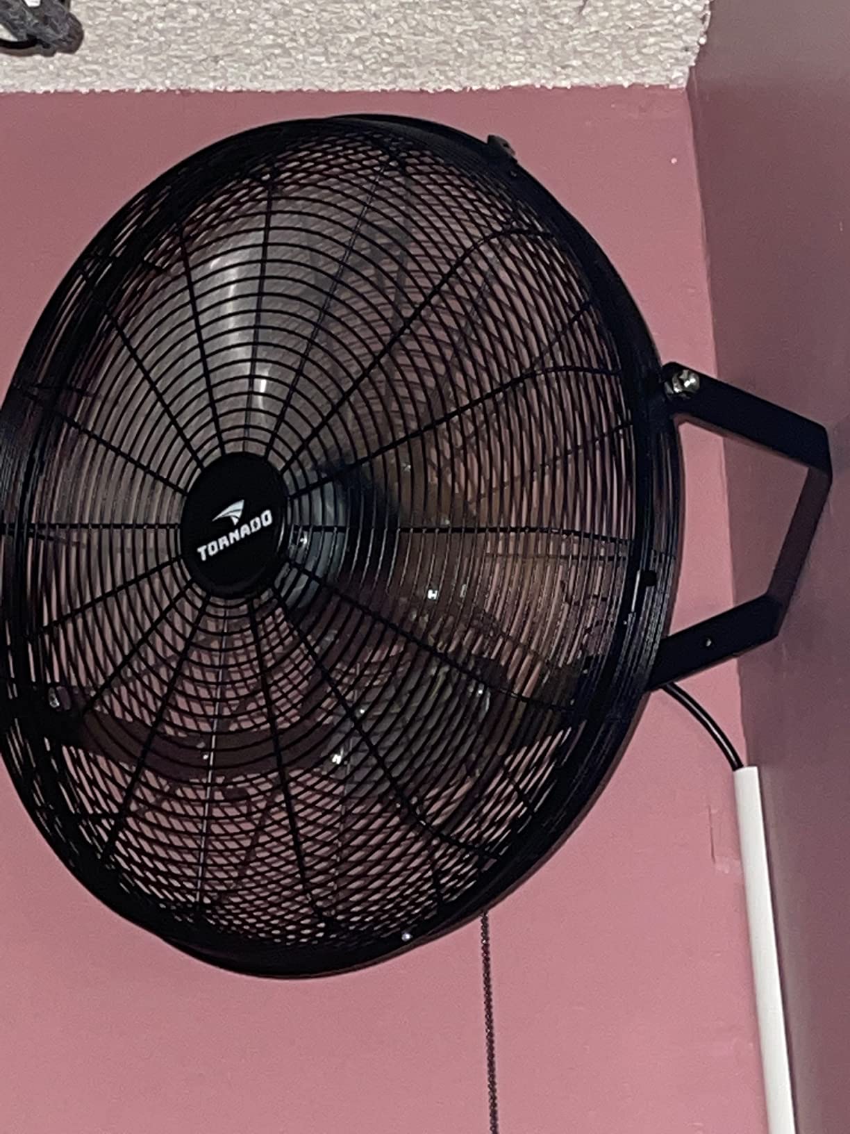 Tornado - 18 Inch High Velocity Industrial Wall Fan with TEAO Enclosure Motor - 4000 CFM - 3 Speed - 6.5 FT Cord - Industrial, Commercial, Residential Use - UL Safety Listed customer photo 2