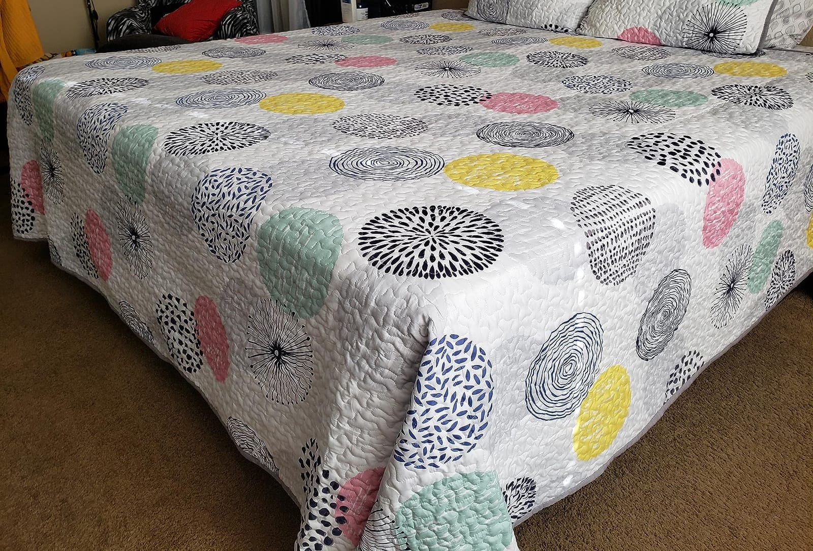 UOZZI BEDDING 2 Piece Reversible Kids Quilt Set Twin Size 68x86 Soft Microfiber Lightweight Coverlet Bedspread Summer Comforter Set Bed Cover for All Season Pink Yellow Teal Colorful Dots with sham customer photo 1