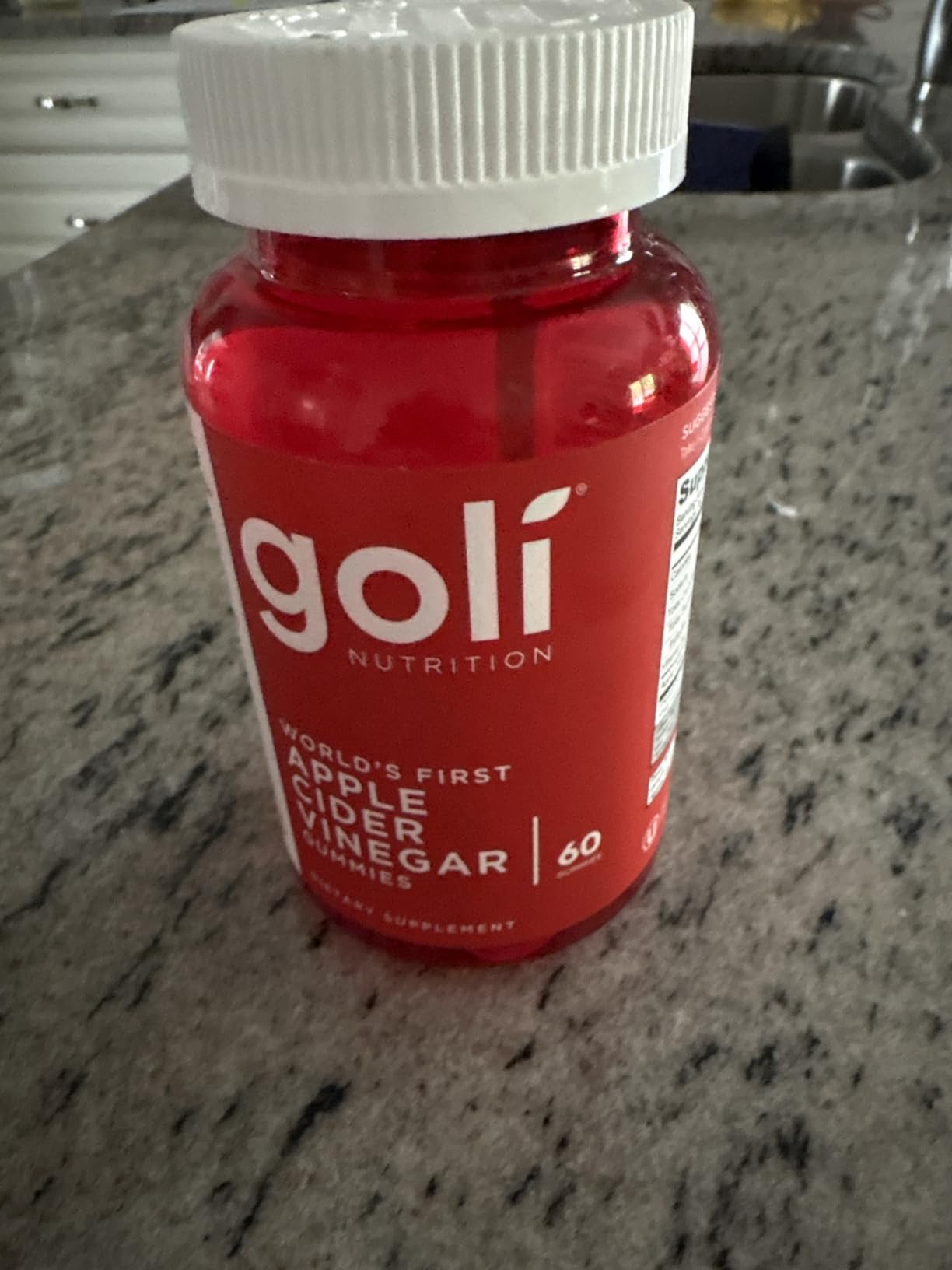 Goli Apple Cider Vinegar Gummies - Worlds First ACV Gummy with Vitamin B12, Beetroot & Pomegranate - Vegan, Non-GMO, Gluten-Free customer photo 2