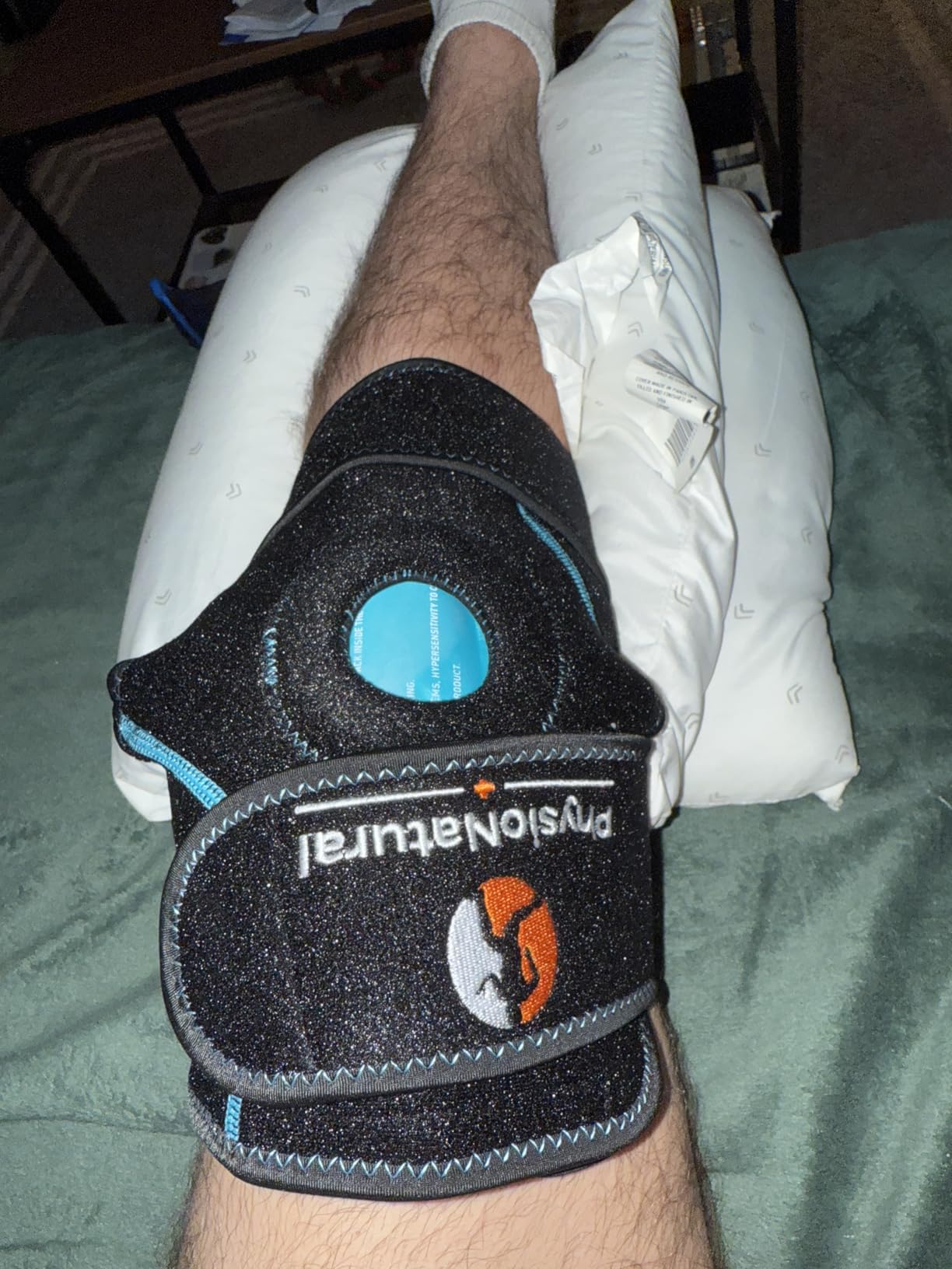 PhysioNatural Ice Pack for Knee Pain Relief, Reusable Gel Ice Wrap for Leg Injuries, Swelling, Knee Replacement Surgery, Cold Compress Therapy for Arthritis, Meniscus Tear and ACL customer photo 2