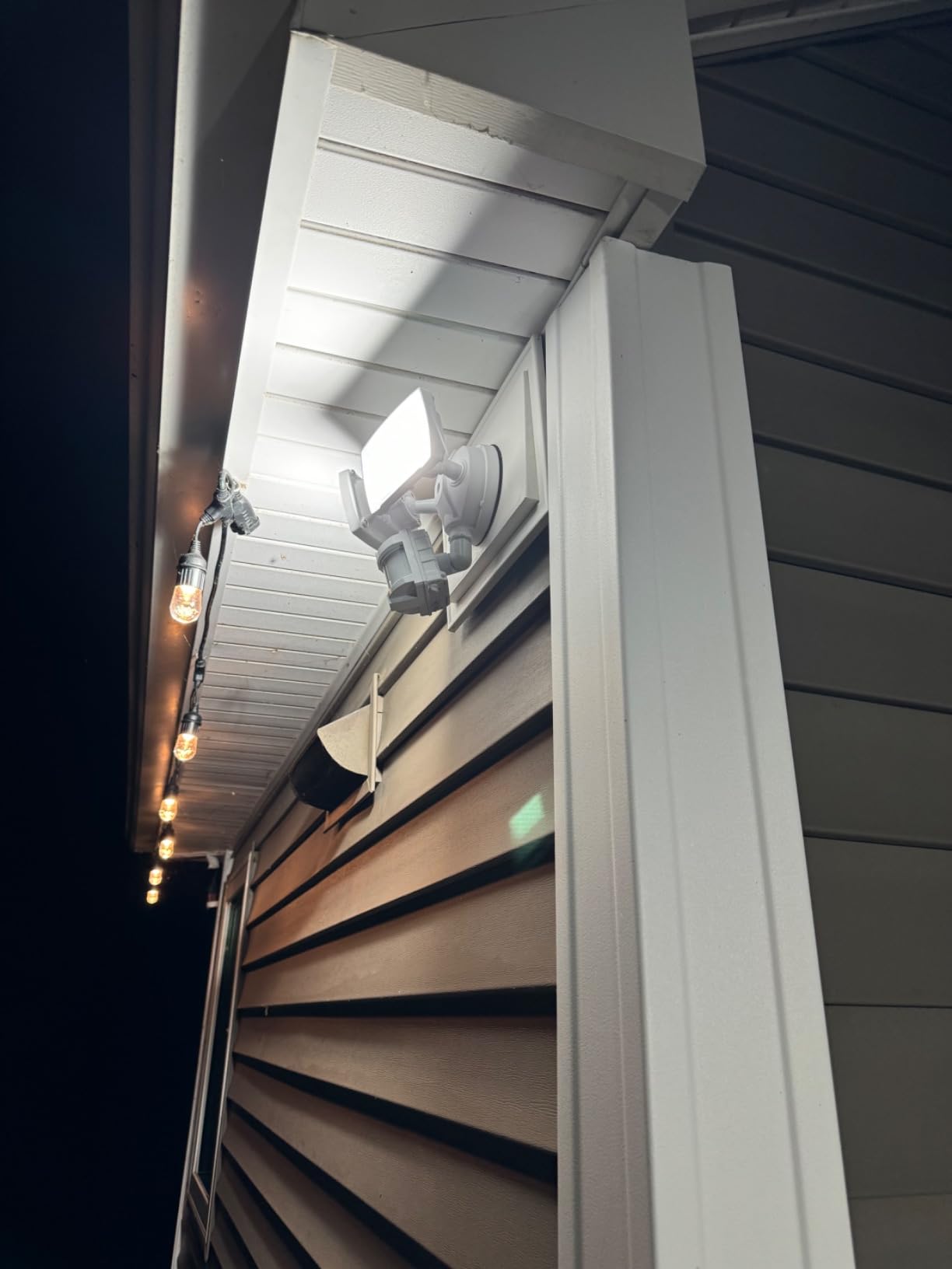 LEPOWER Hardwired LED Security Lights Motion Sensor Outdoor, 40W 4000LM customer photo 1