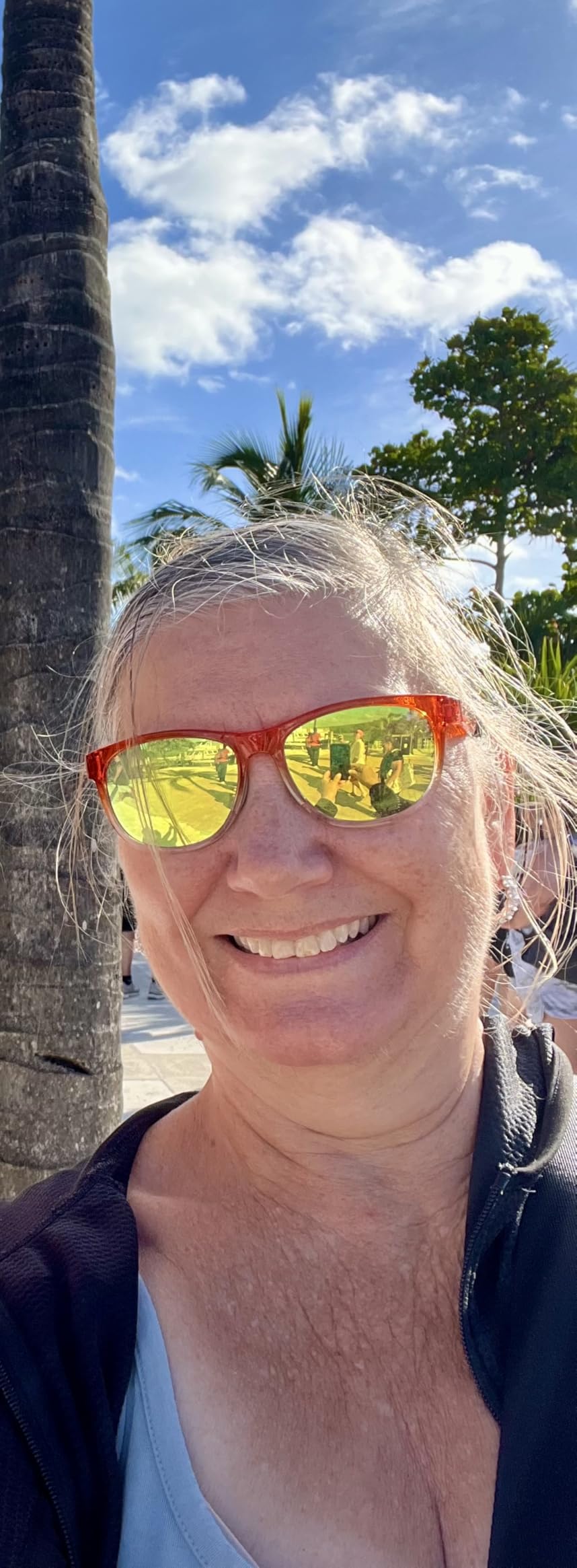 Tifosi Swank Lifestyle Sunglasses - Running, Cycling & Golf customer photo 1