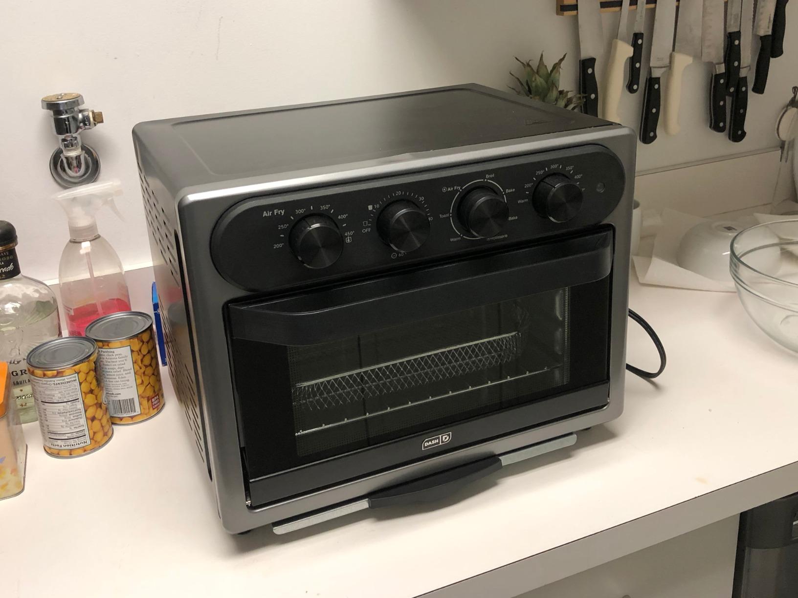 Dash Chef Series 7 in 1 Convection Toaster Oven Cooker, Rotisserie + Electric Air Fryer with Non-stick Fry Basket, Baking Pan & Rack, Skewers, Drip Tray & Recipe Book, 23L, Graphite customer photo 2
